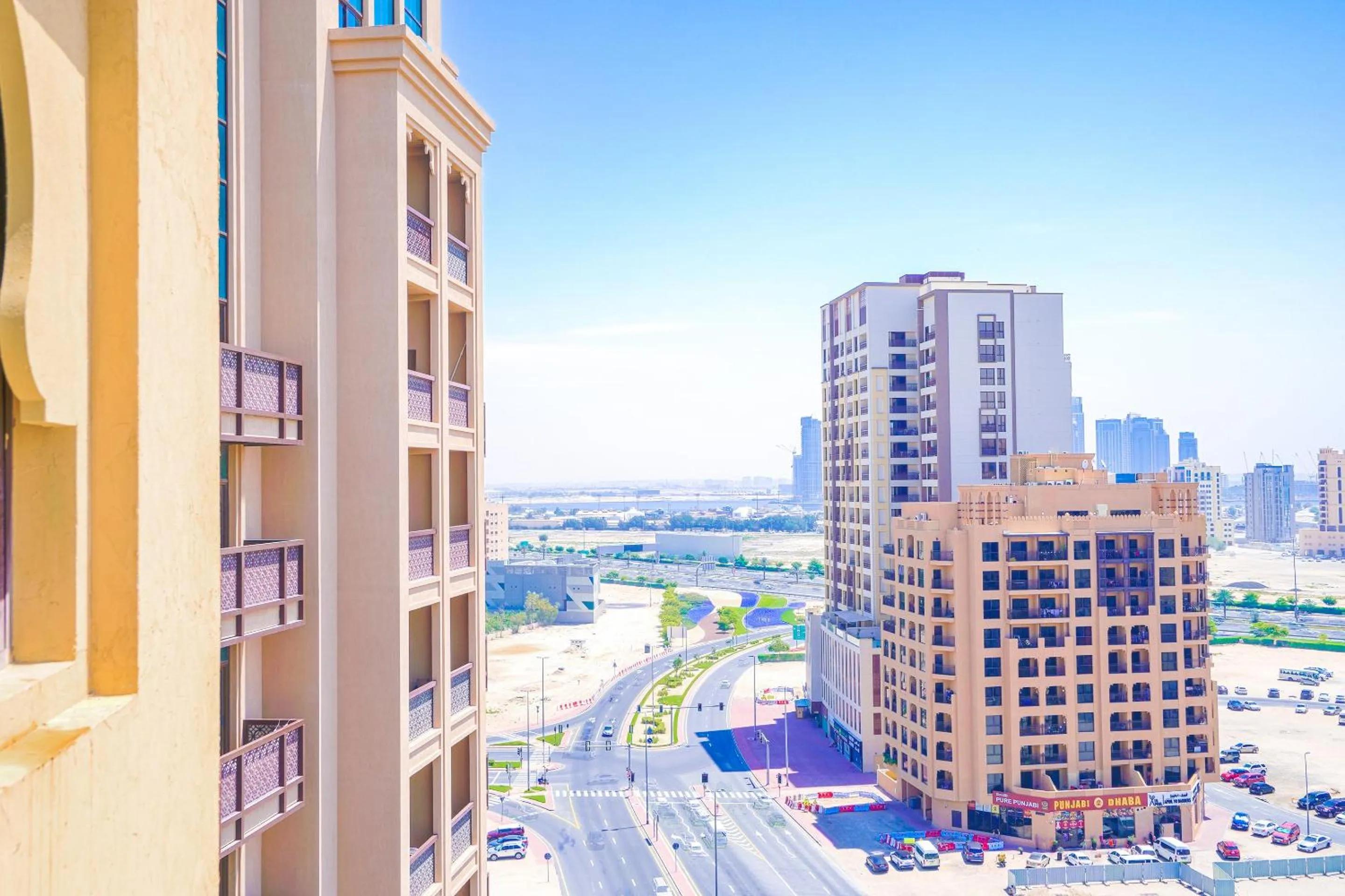 Bedroom in Palette Royal Reflections Hotel and Spa Dubai