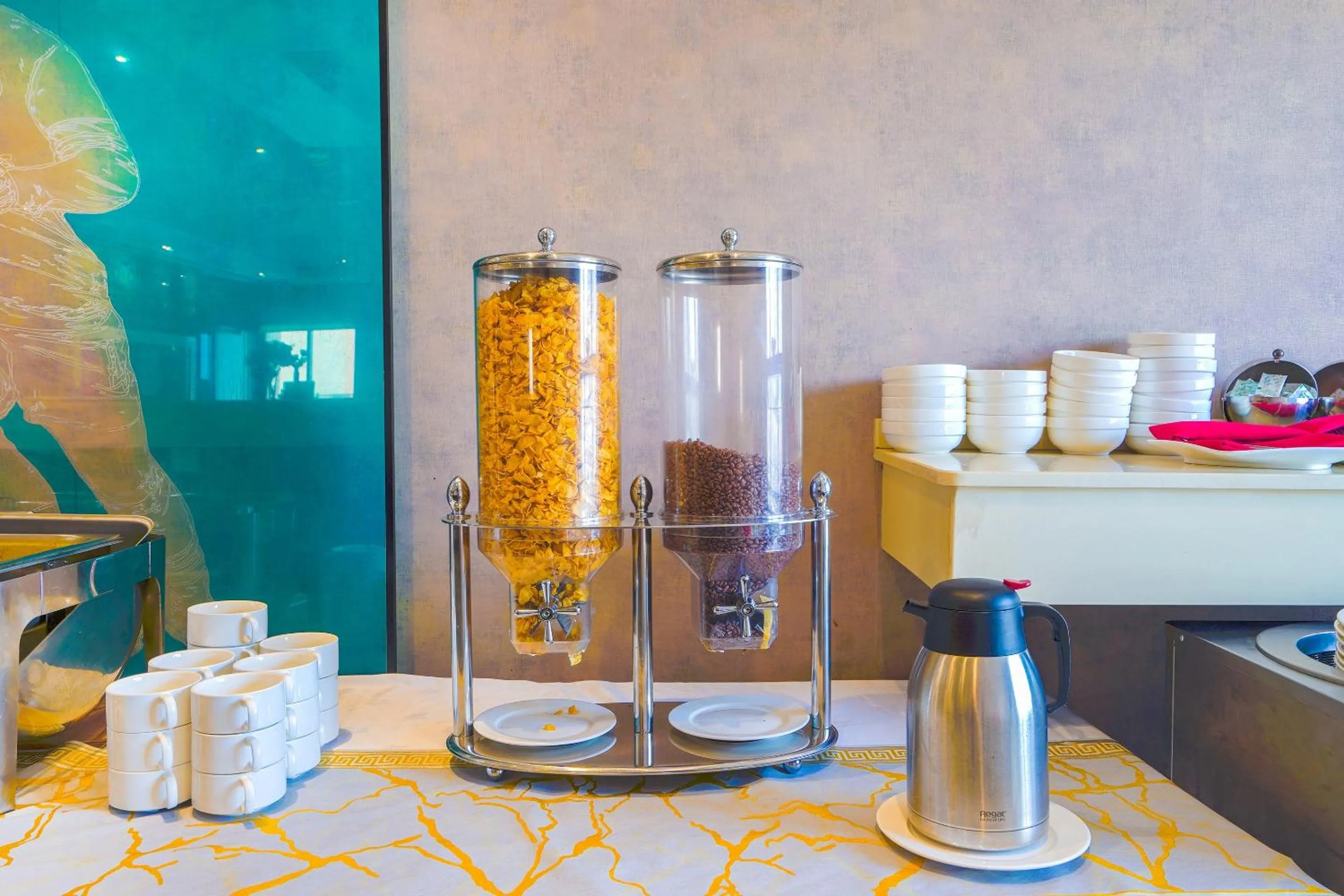 Restaurant/places to eat in Palette Royal Reflections Hotel and Spa Dubai