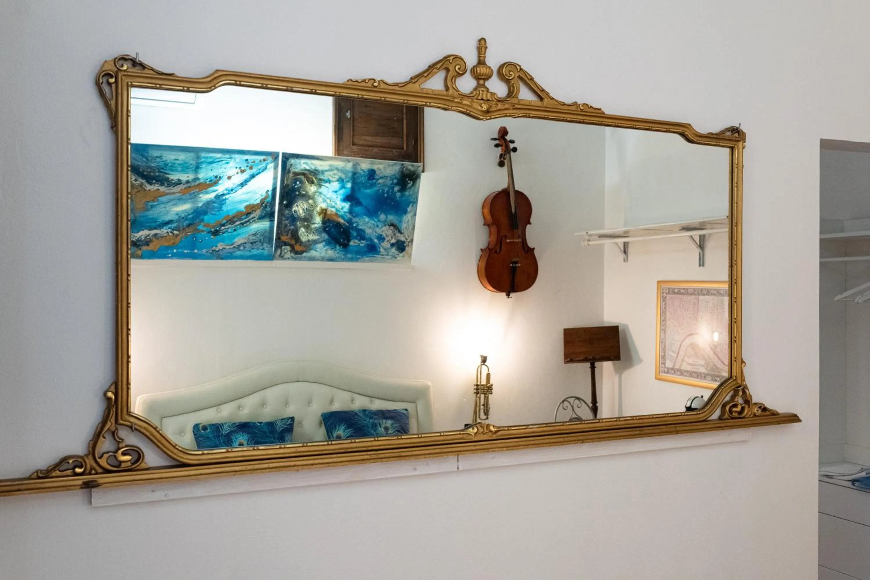 Bedroom in Strange Uncle B&B