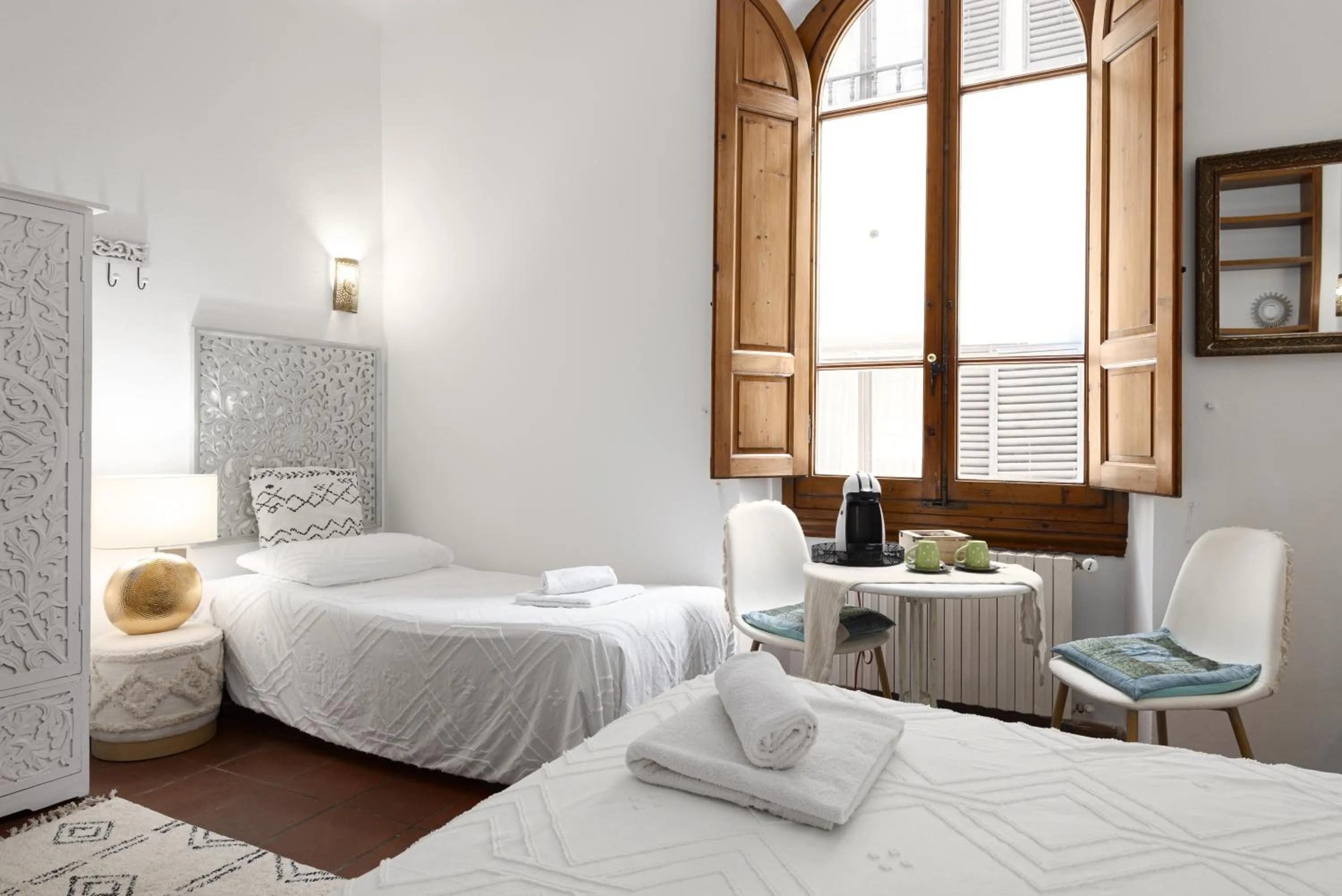 Bedroom, Bed in Strange Uncle B&B