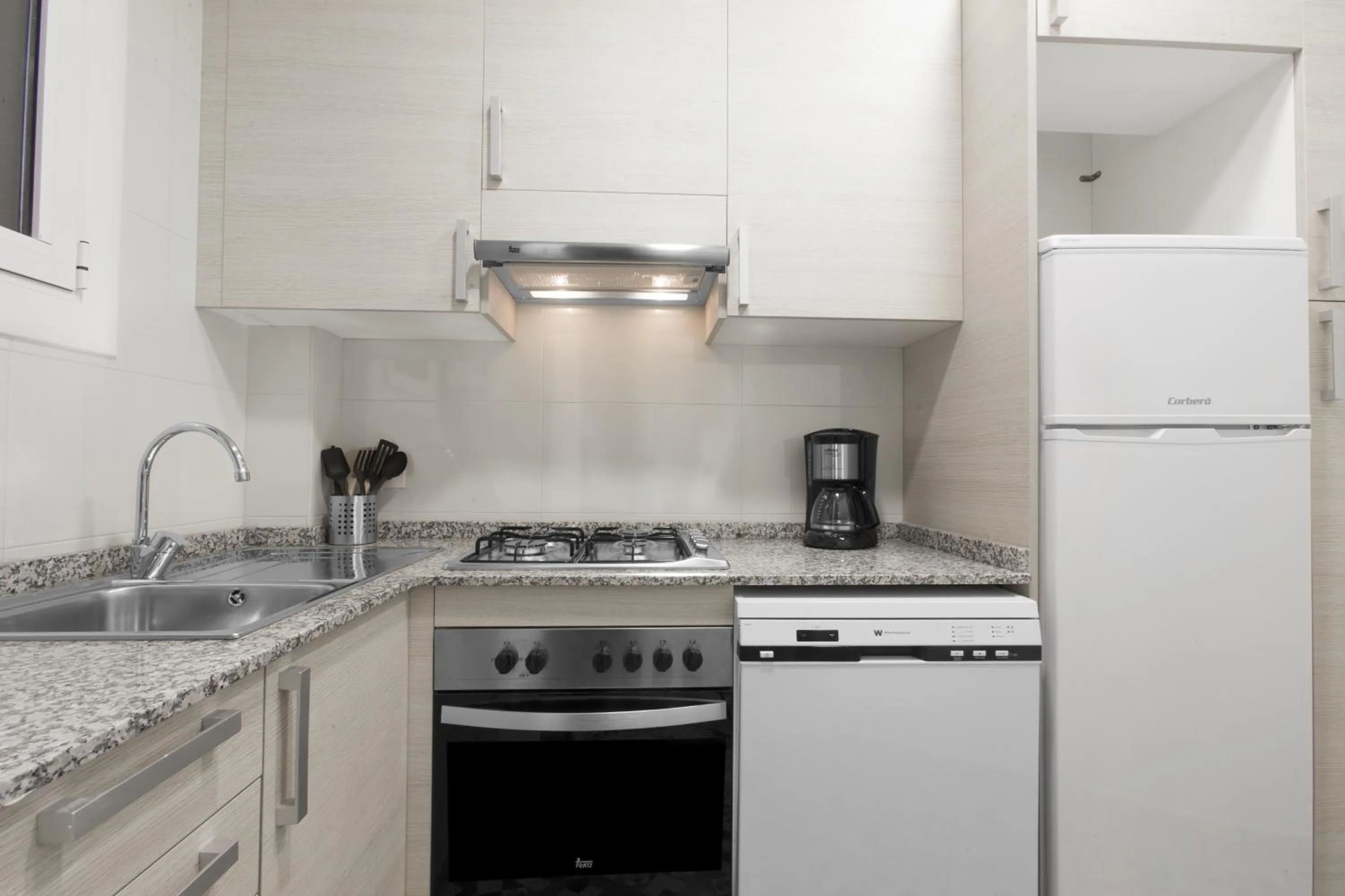 Kitchen or kitchenette in Centric Sagrada Familia Apartments