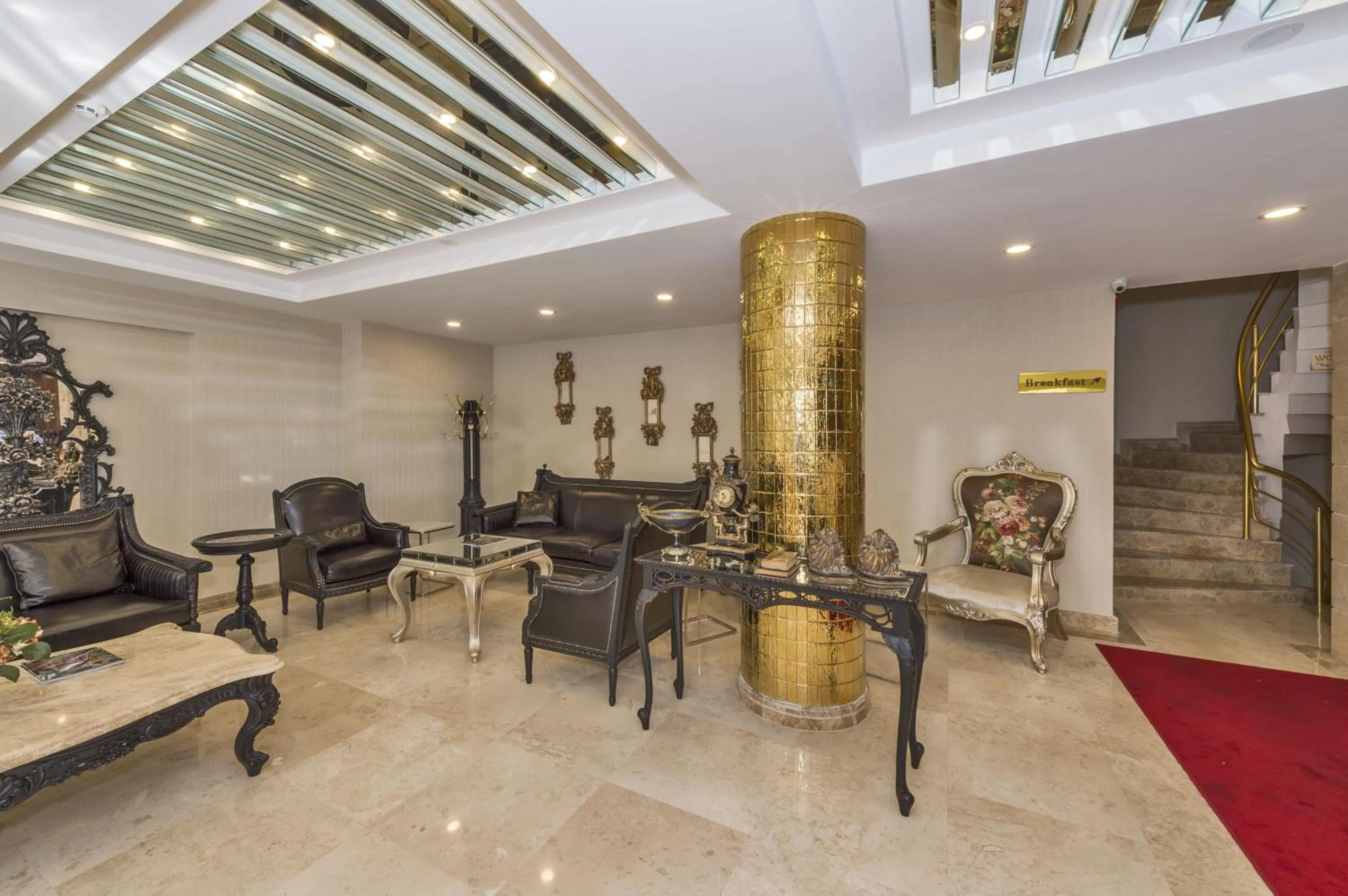 Communal lounge/ TV room in Escardın hotel