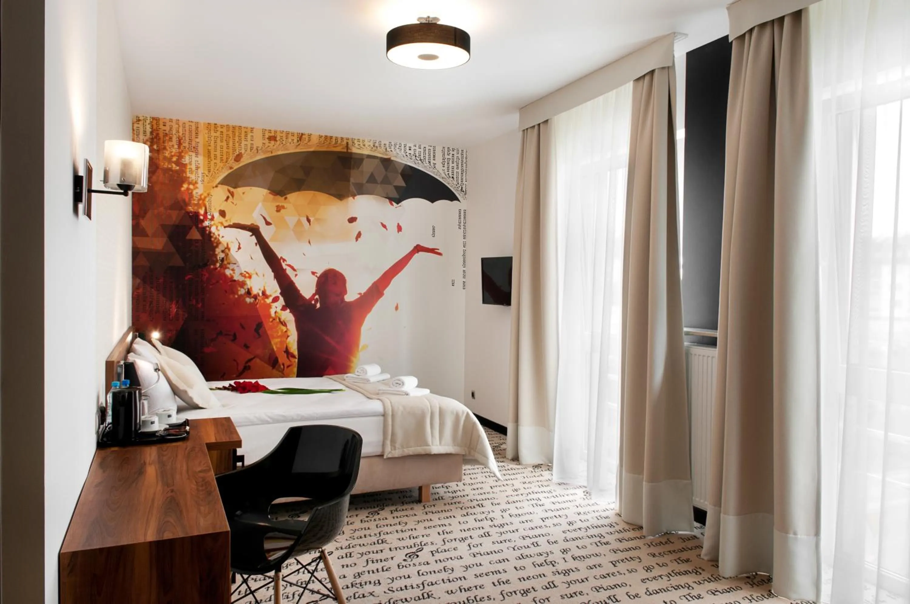 Photo of the whole room, Bed in Hotel Piano