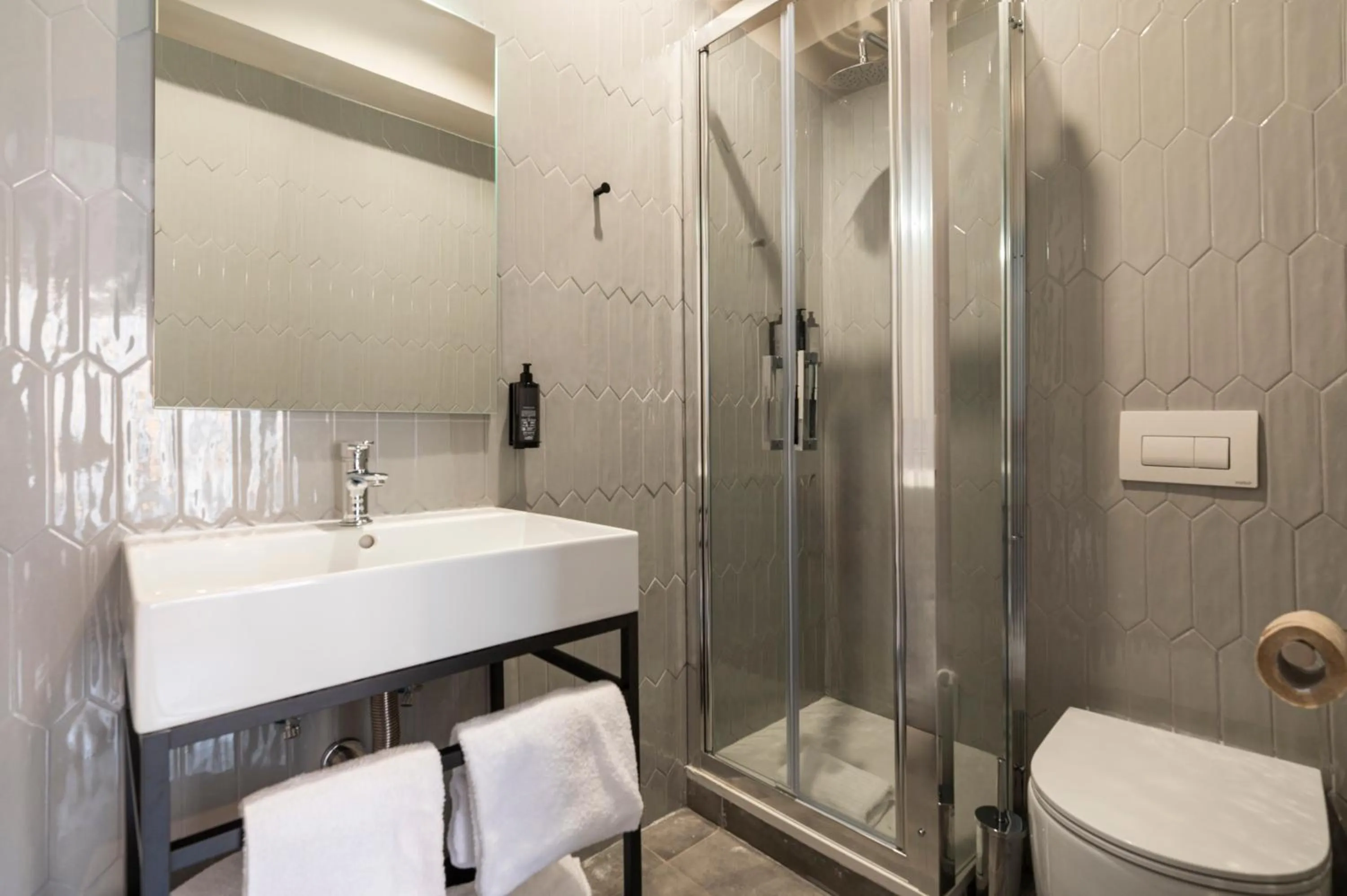 Shower in Rome Ciampino Smart Hotel