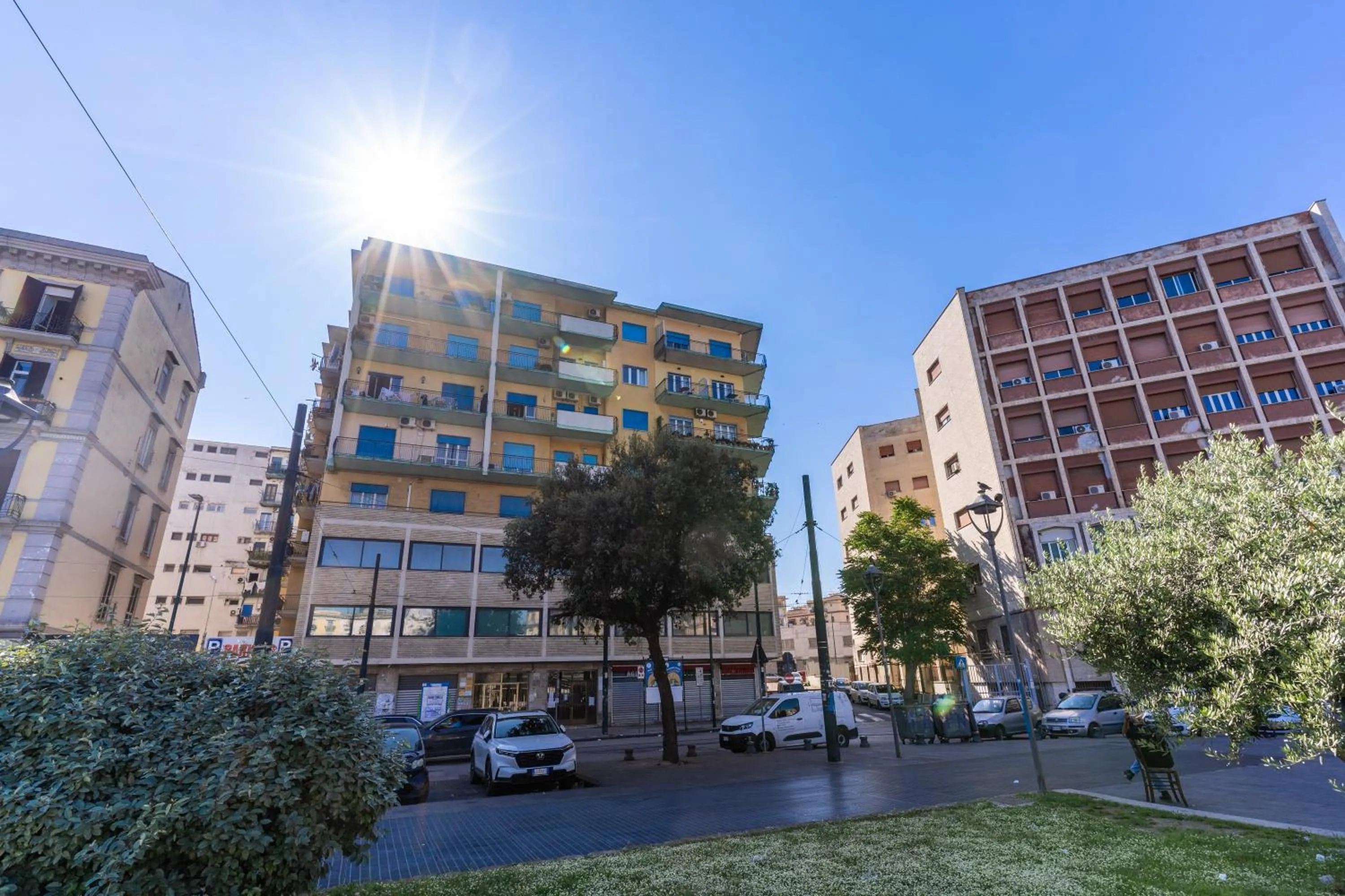 Property building in National Square Napoli