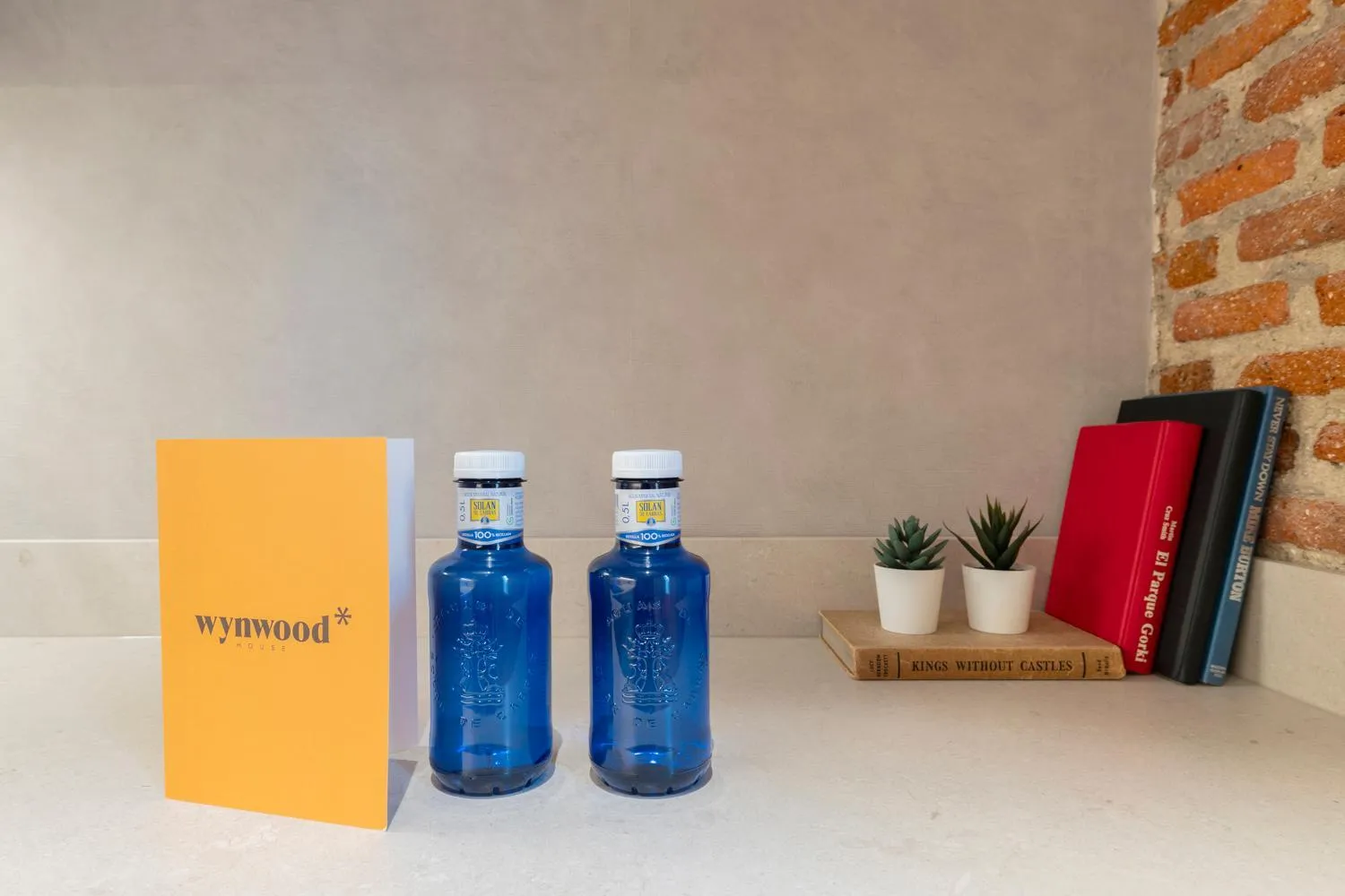 Logo/Certificate/Sign in Rio by Wynwood House