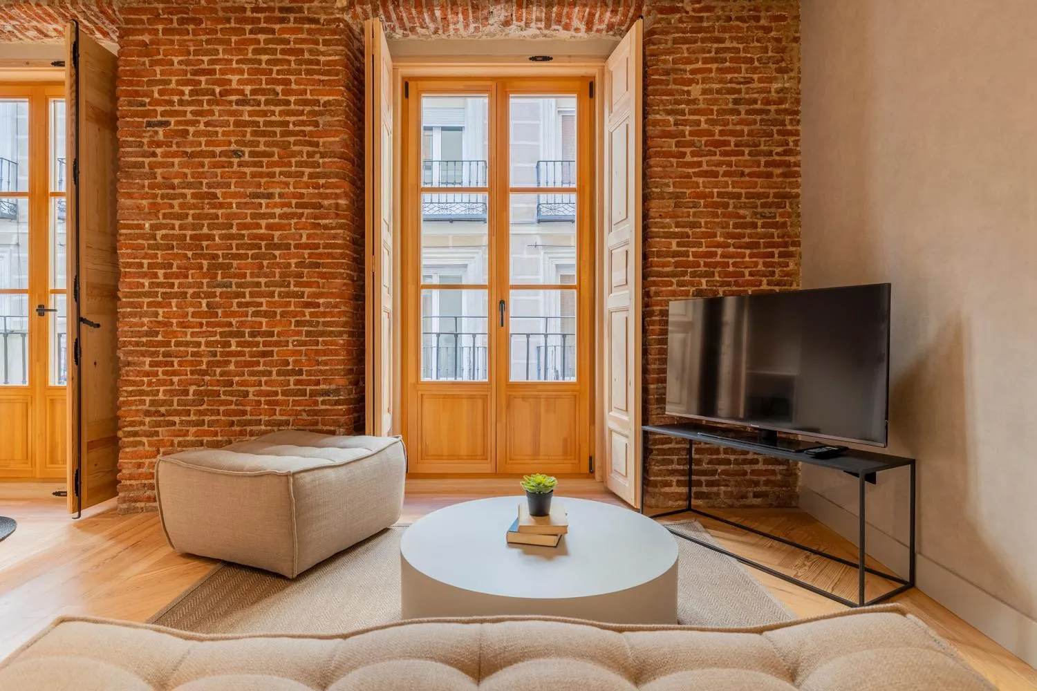 Living room in Rio by Wynwood House