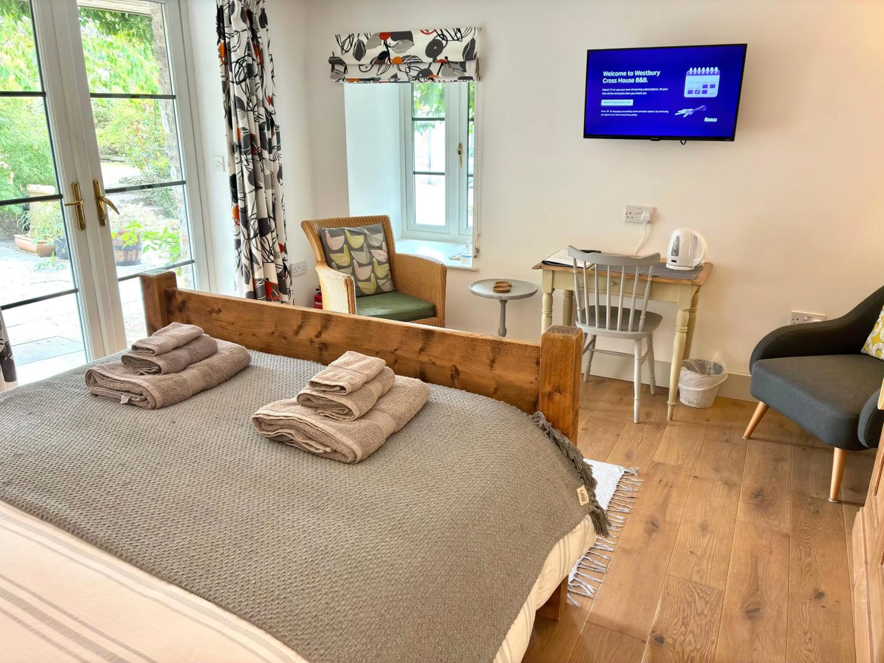 Bed in Westbury Cross House Bed & Breakfast