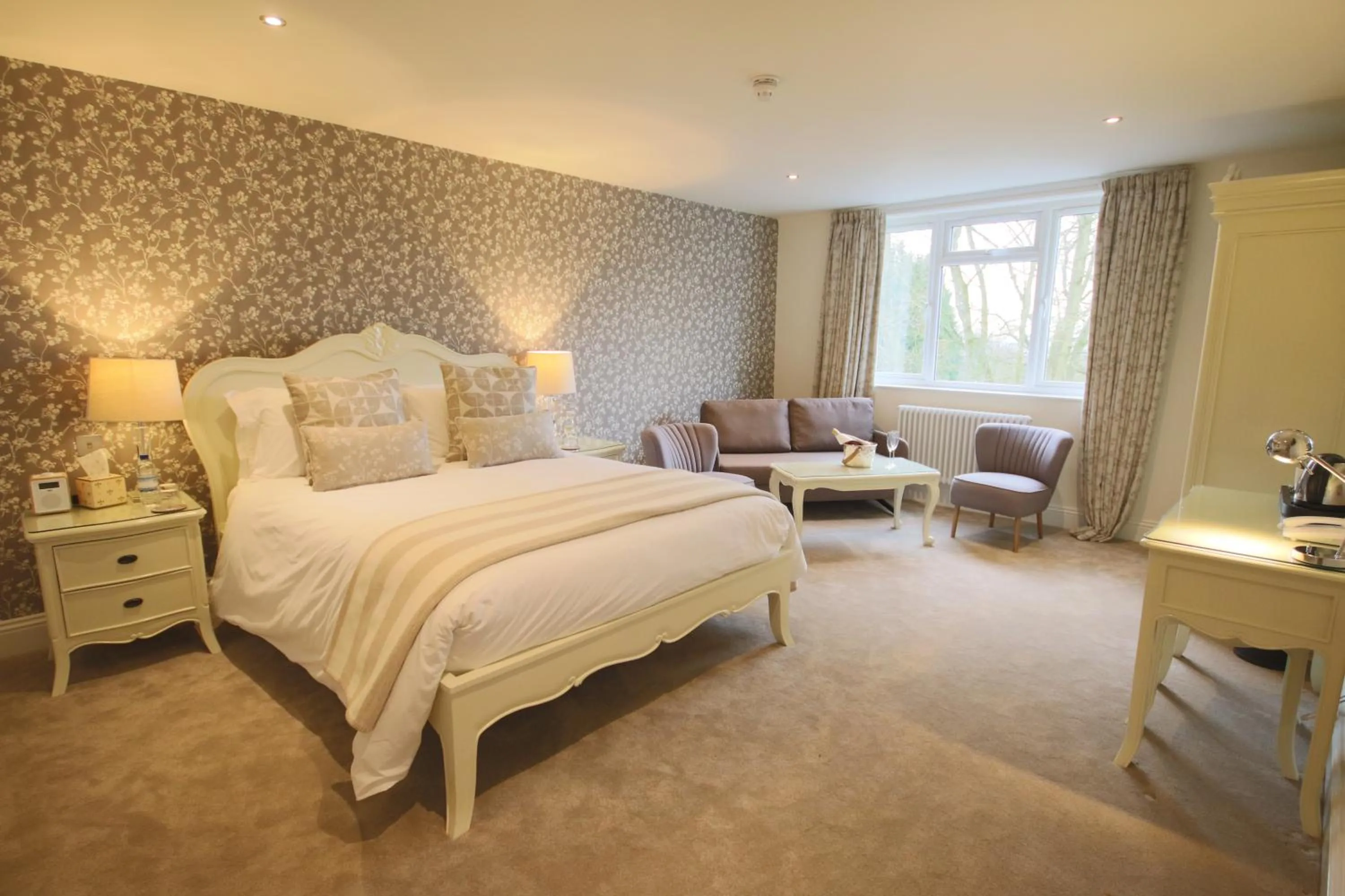 Photo of the whole room, Bed in The Malvern Hills Hotel