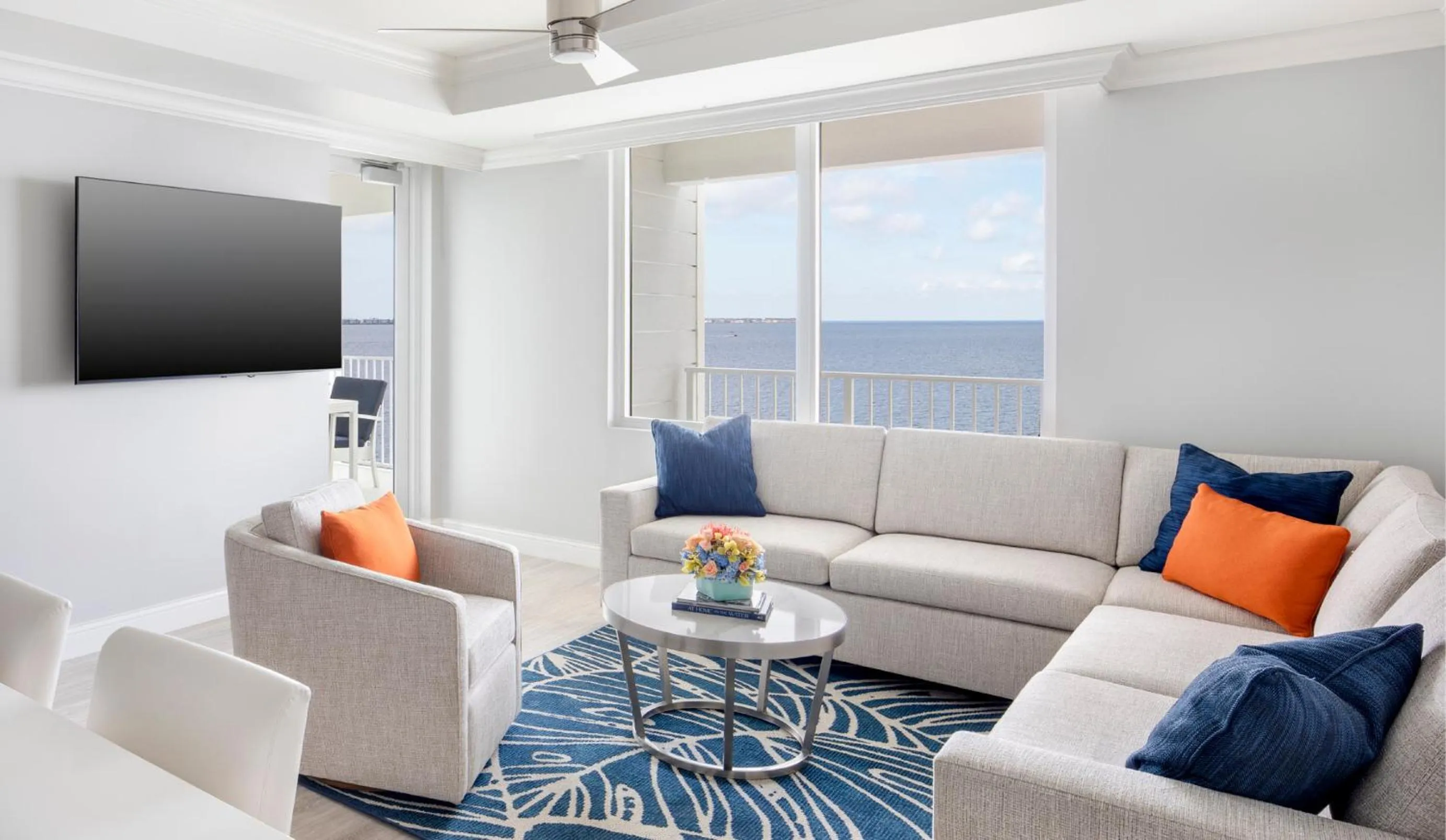 Communal lounge/ TV room in Sunseeker Resort Florida Gulf Coast, Curio Collection Hilton