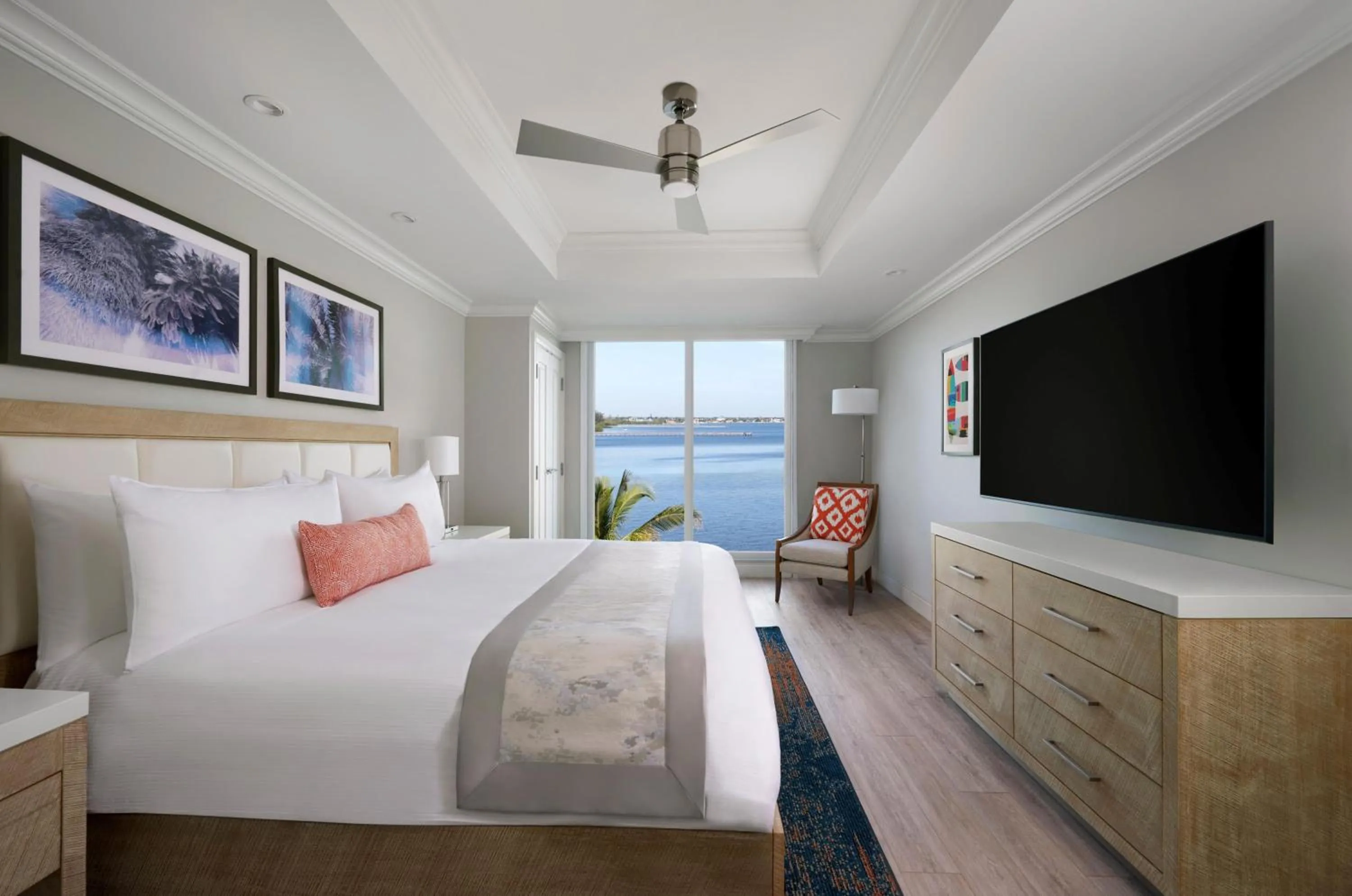 Bed in Sunseeker Resort Florida Gulf Coast, Curio Collection Hilton