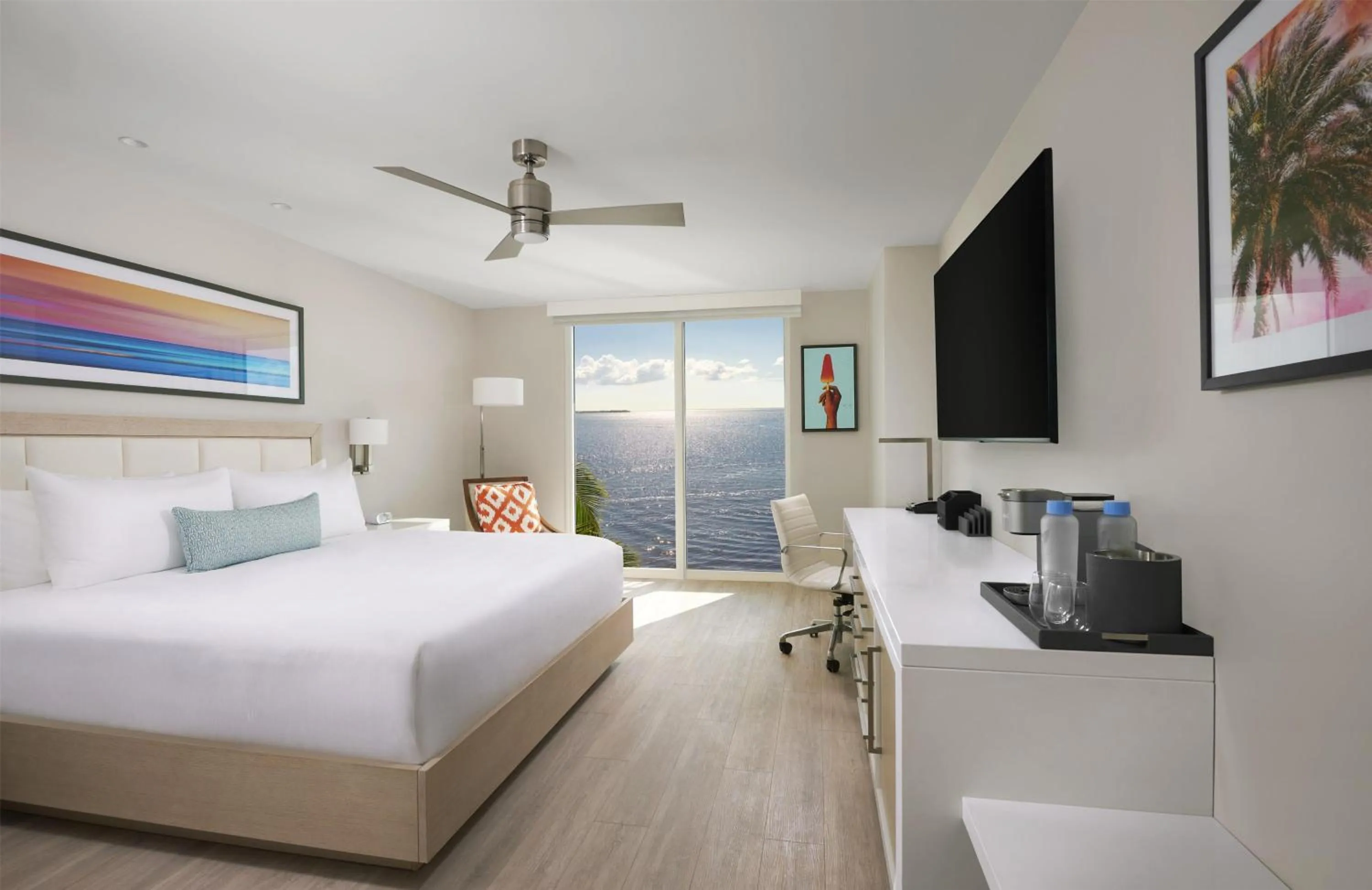 Bed in Sunseeker Resort Florida Gulf Coast, Curio Collection Hilton