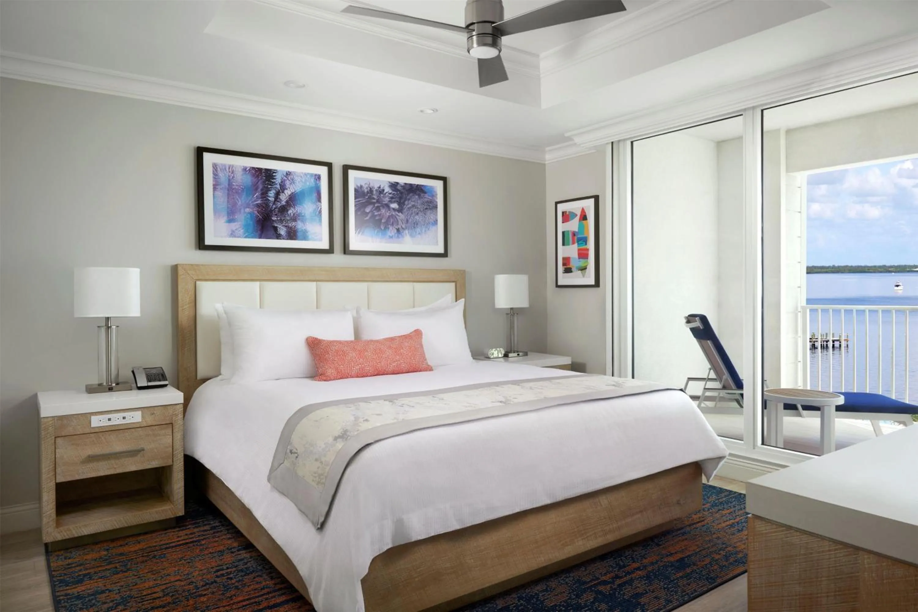 Bed in Sunseeker Resort Florida Gulf Coast, Curio Collection Hilton