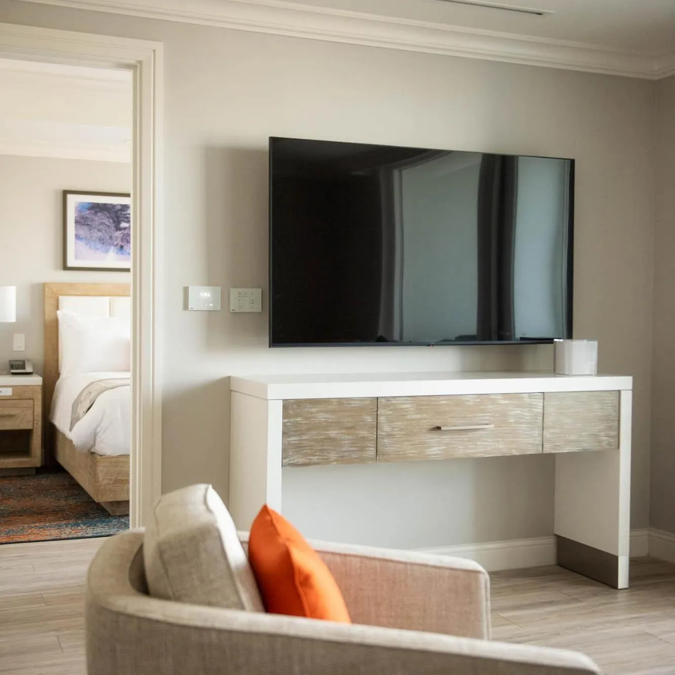 Communal lounge/ TV room, Bed in Sunseeker Resort Florida Gulf Coast, Curio Collection Hilton