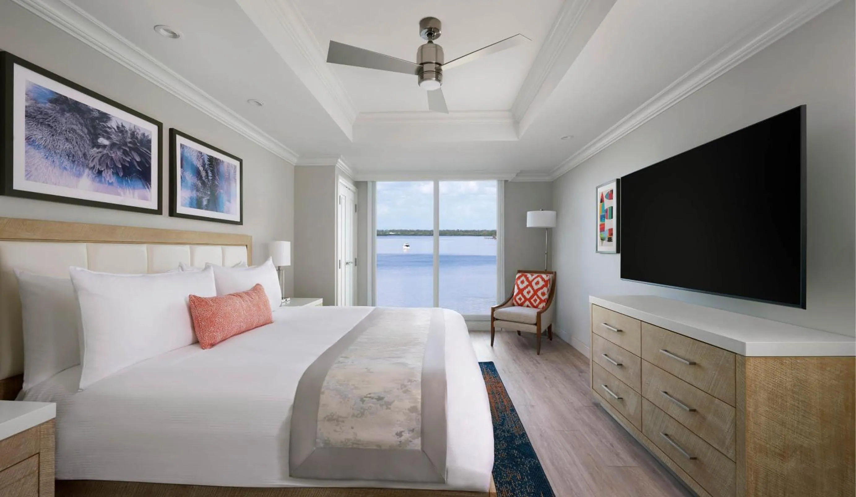 Bed in Sunseeker Resort Florida Gulf Coast, Curio Collection Hilton