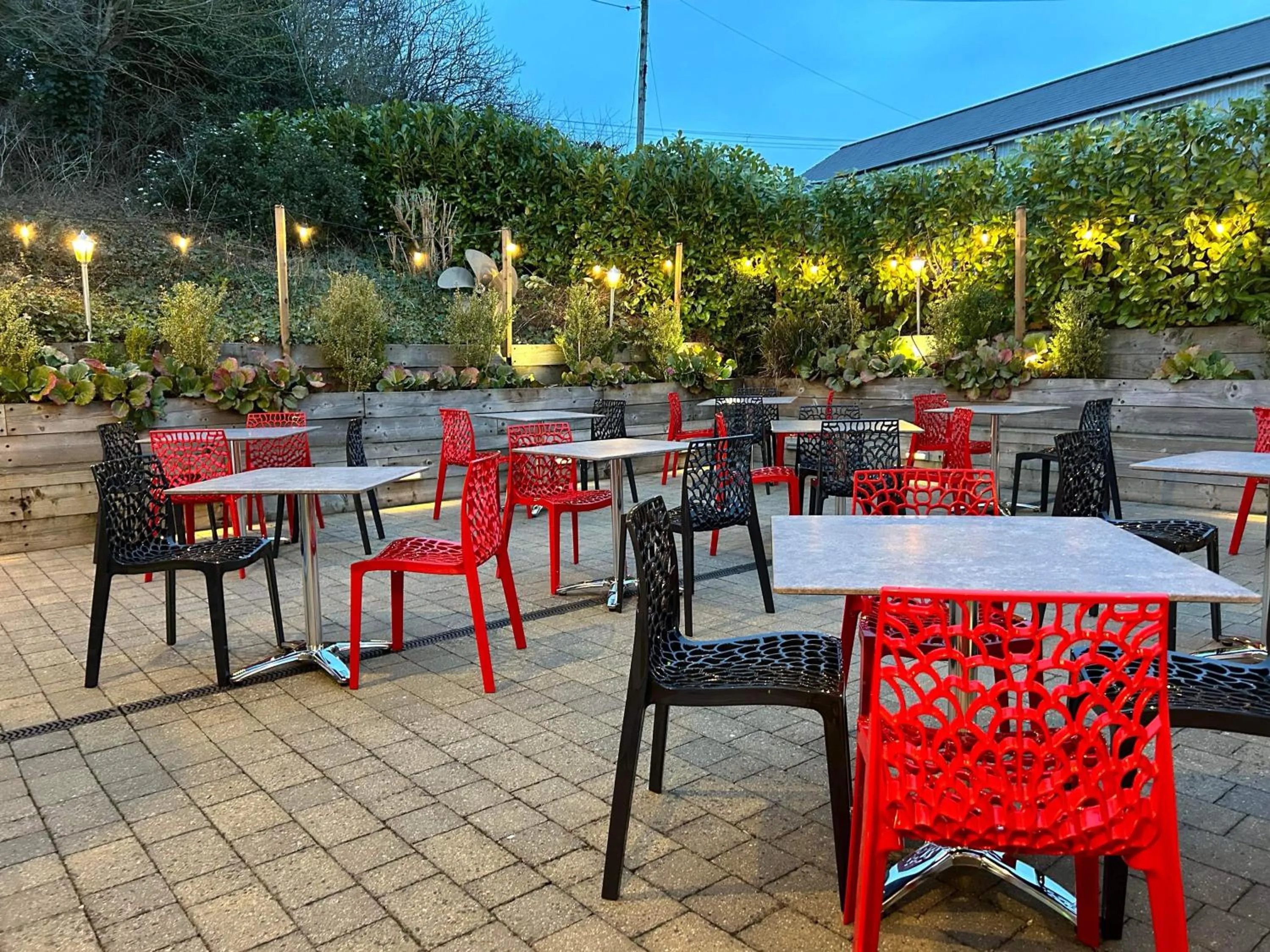 Patio in Waveney Inn & Hotel