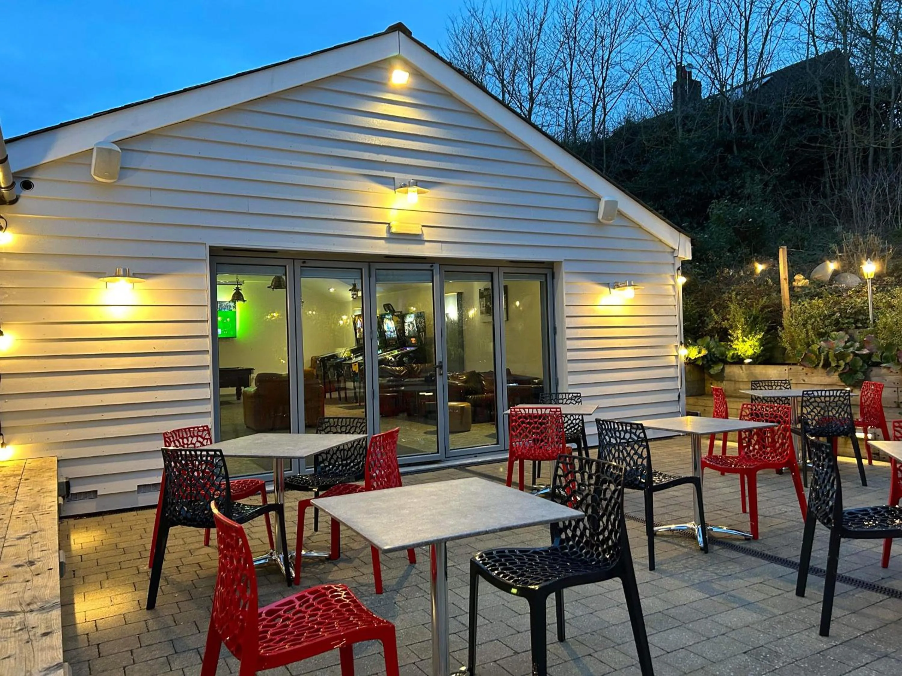 Patio in Waveney Inn & Hotel