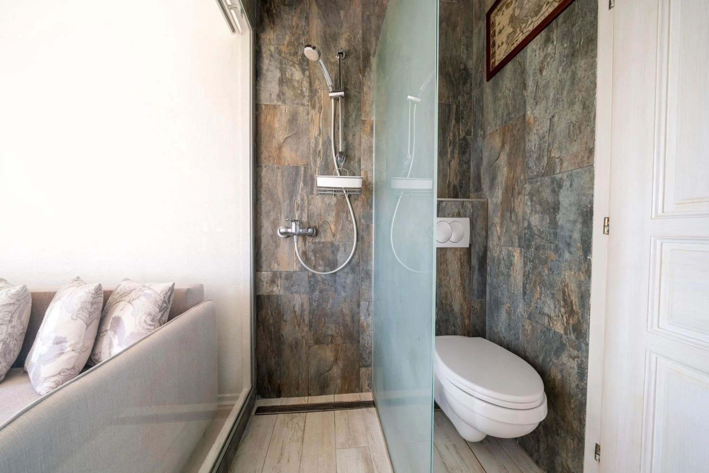 Shower in Klinci Village Resort