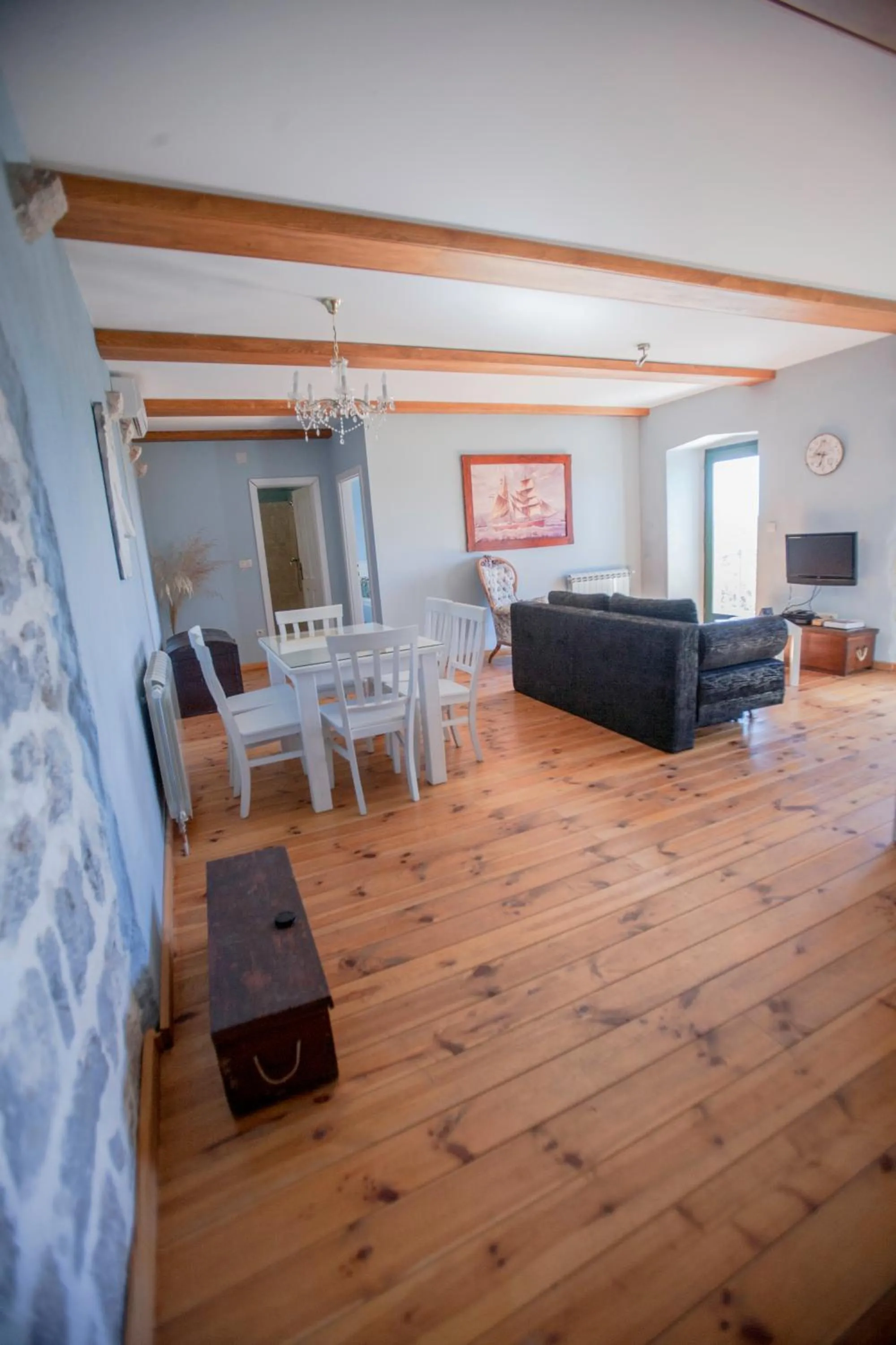 TV and multimedia in Klinci Village Resort