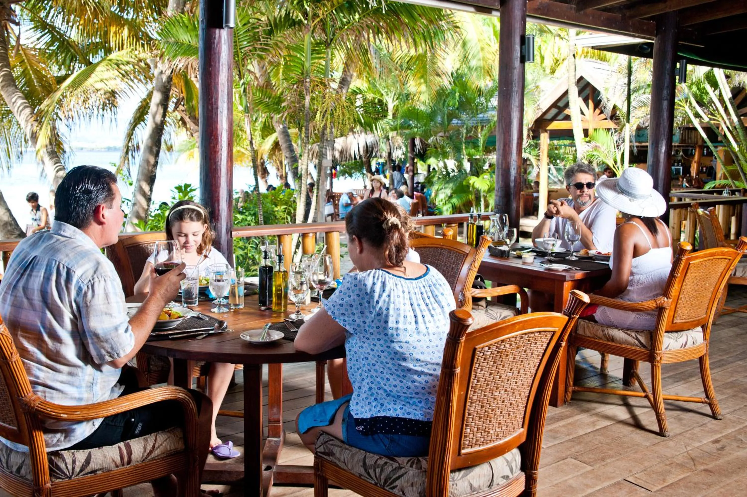 Restaurant/places to eat in Maca Bana