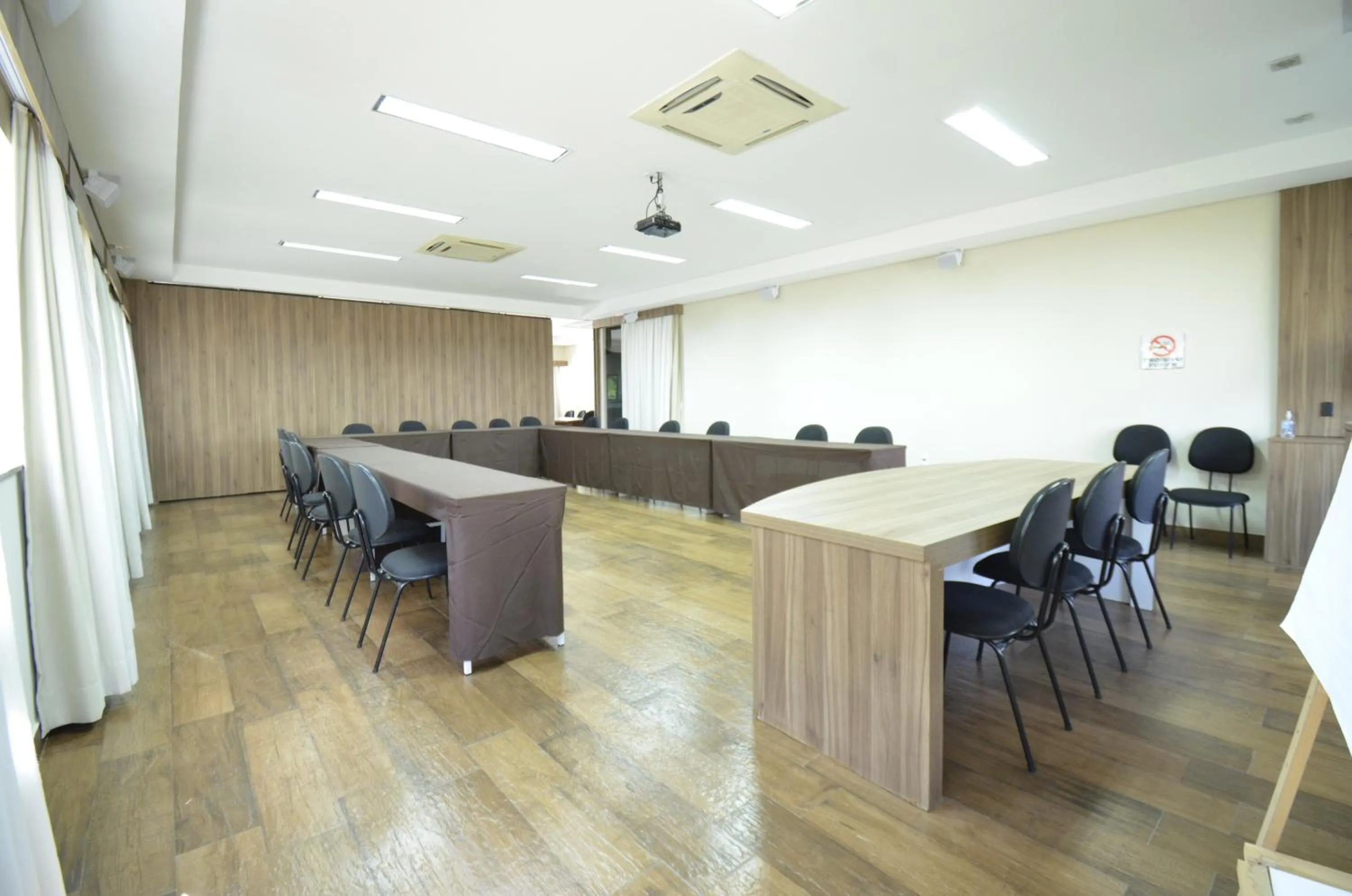 Meeting/conference room in Business Park Hotel