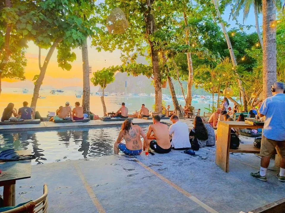 Restaurant/places to eat in La Plage Hotel