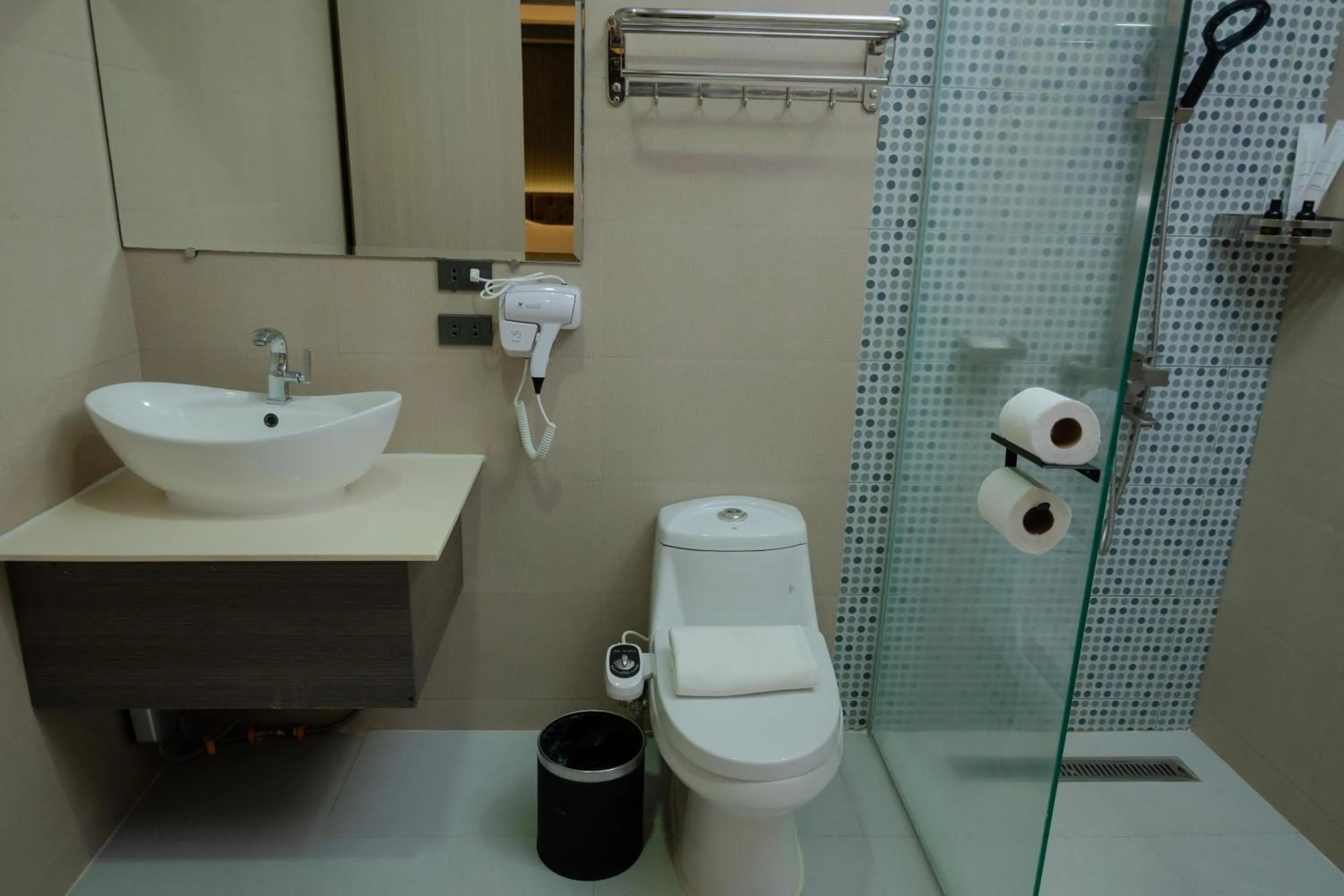 Shower in THE TIMES HOTEL