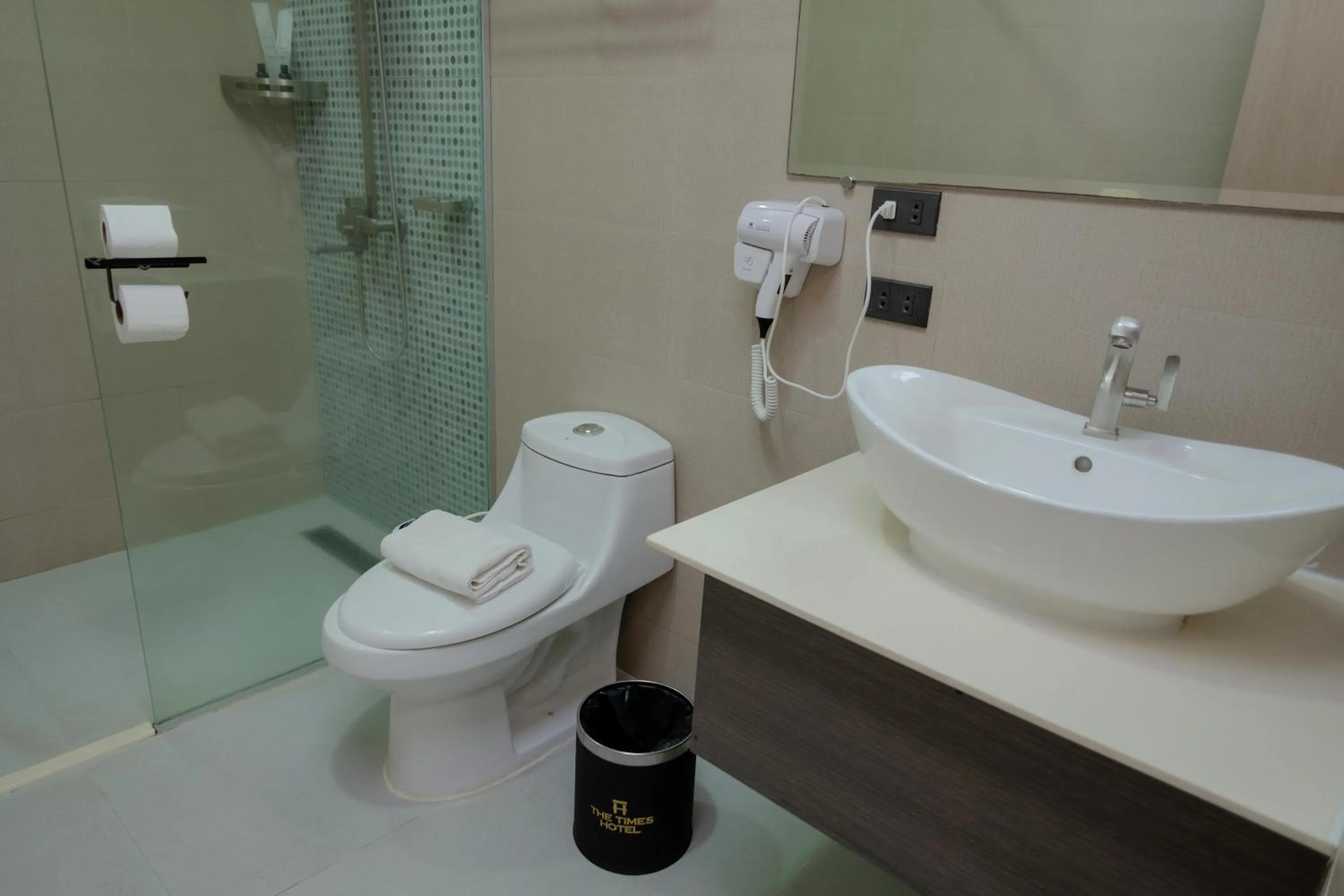 Shower in THE TIMES HOTEL