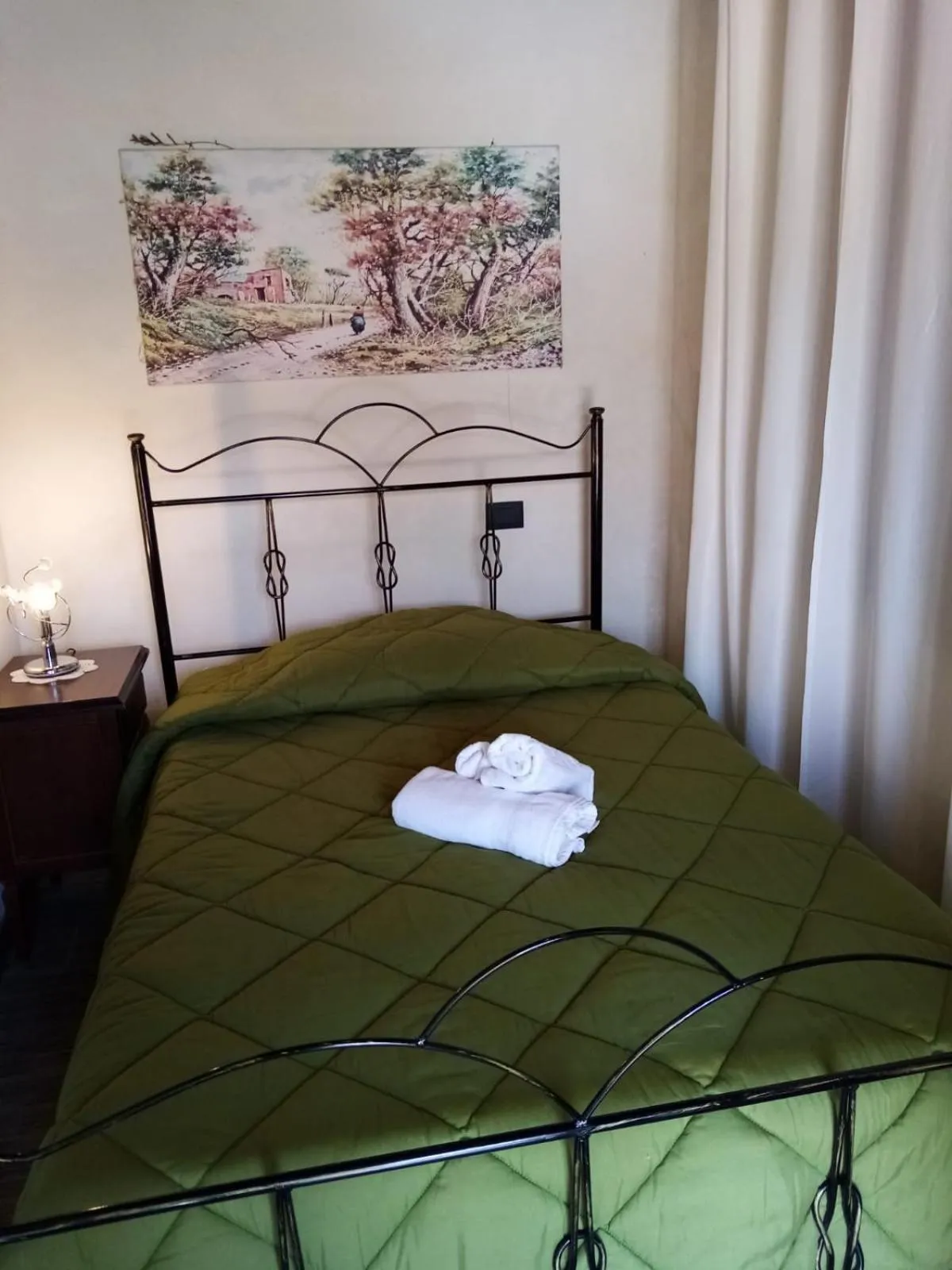 Photo of the whole room, Bed in La Giara B&B