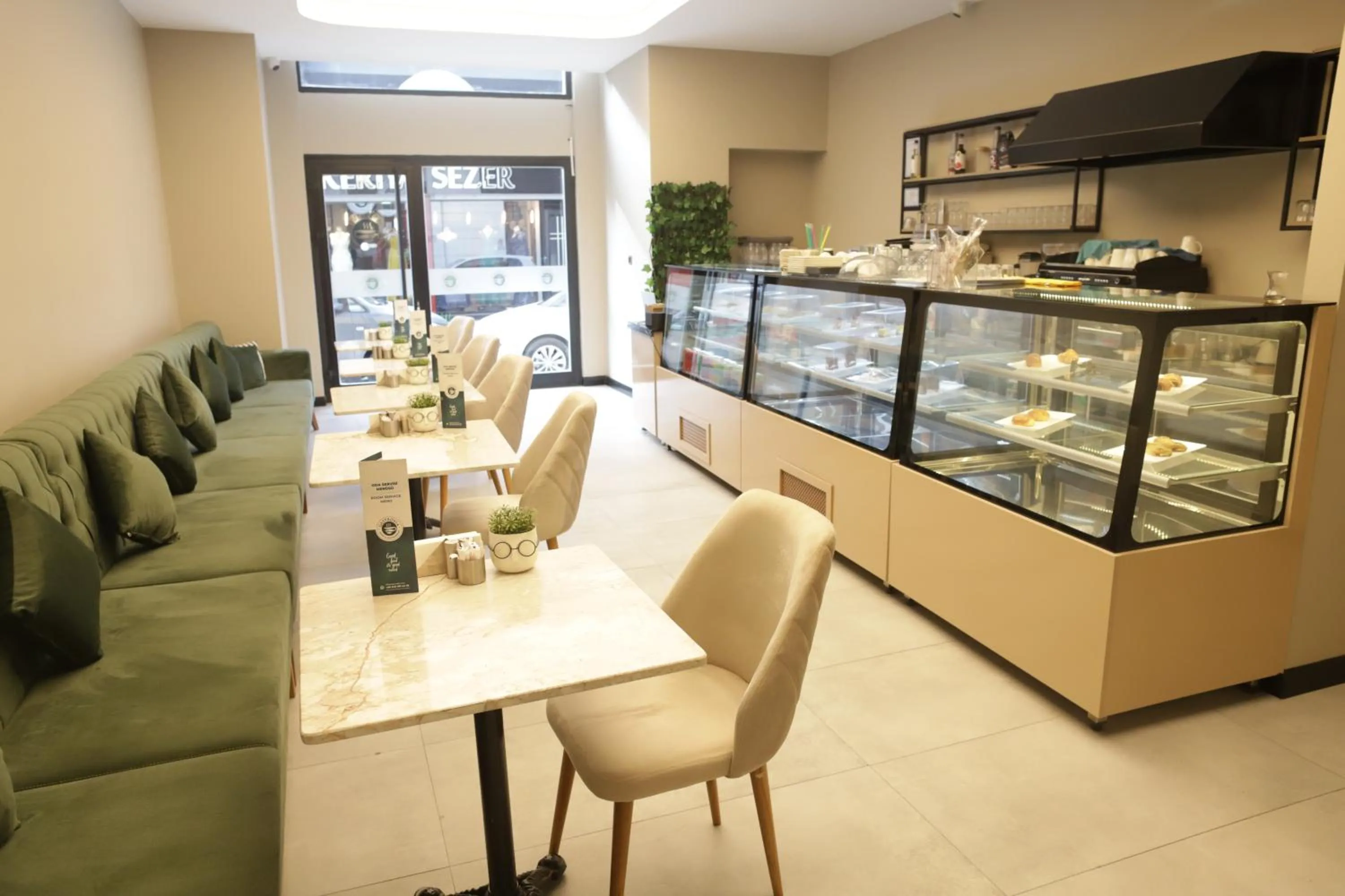 Restaurant/places to eat in MYWAY DELUXE Alsancak