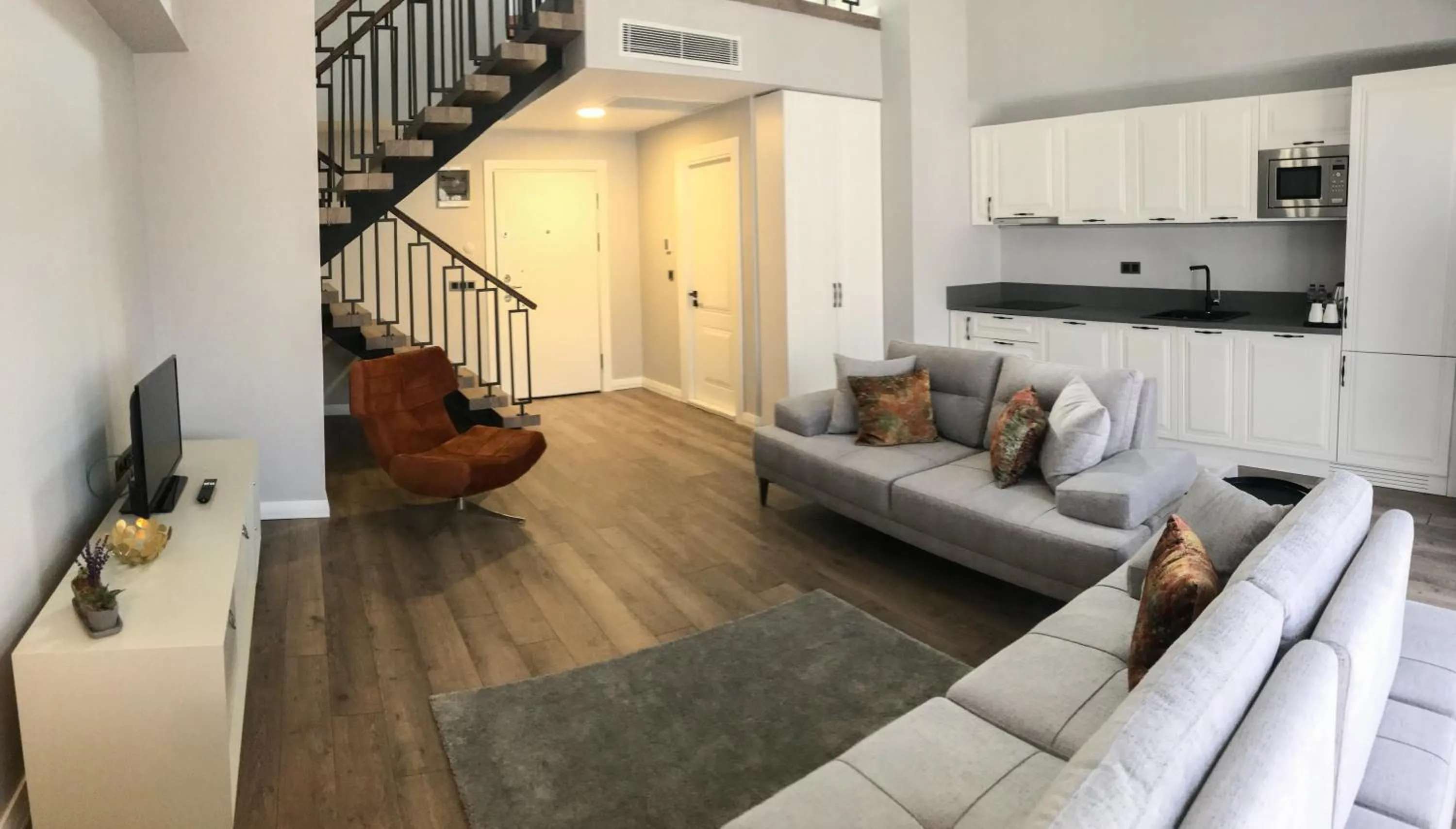 Communal lounge/ TV room in MYWAY DELUXE Alsancak