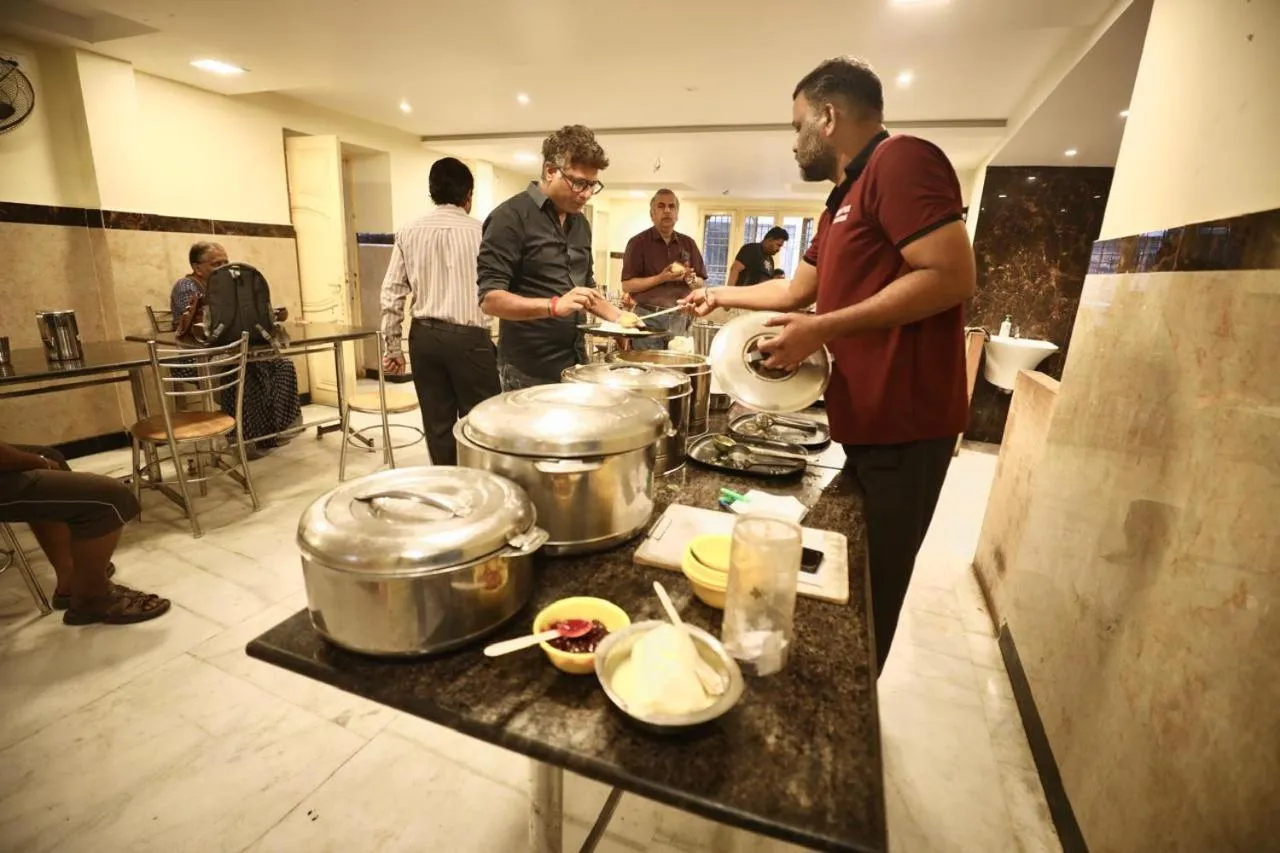 Restaurant/places to eat in AR Residency T-Nagar