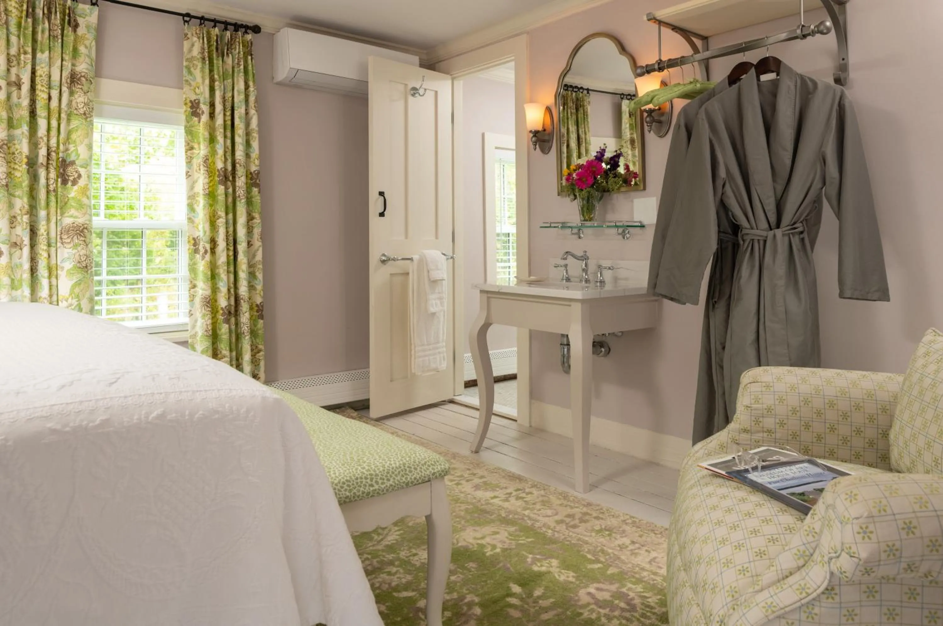 Bedroom, Bed in The Inn at Yarmouth Port