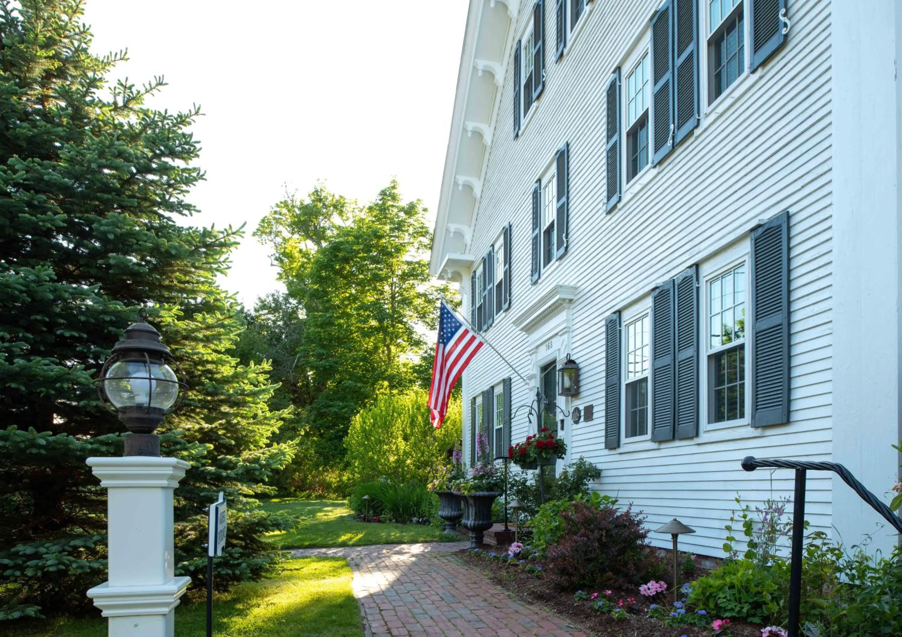 Facade/entrance in The Inn at Yarmouth Port