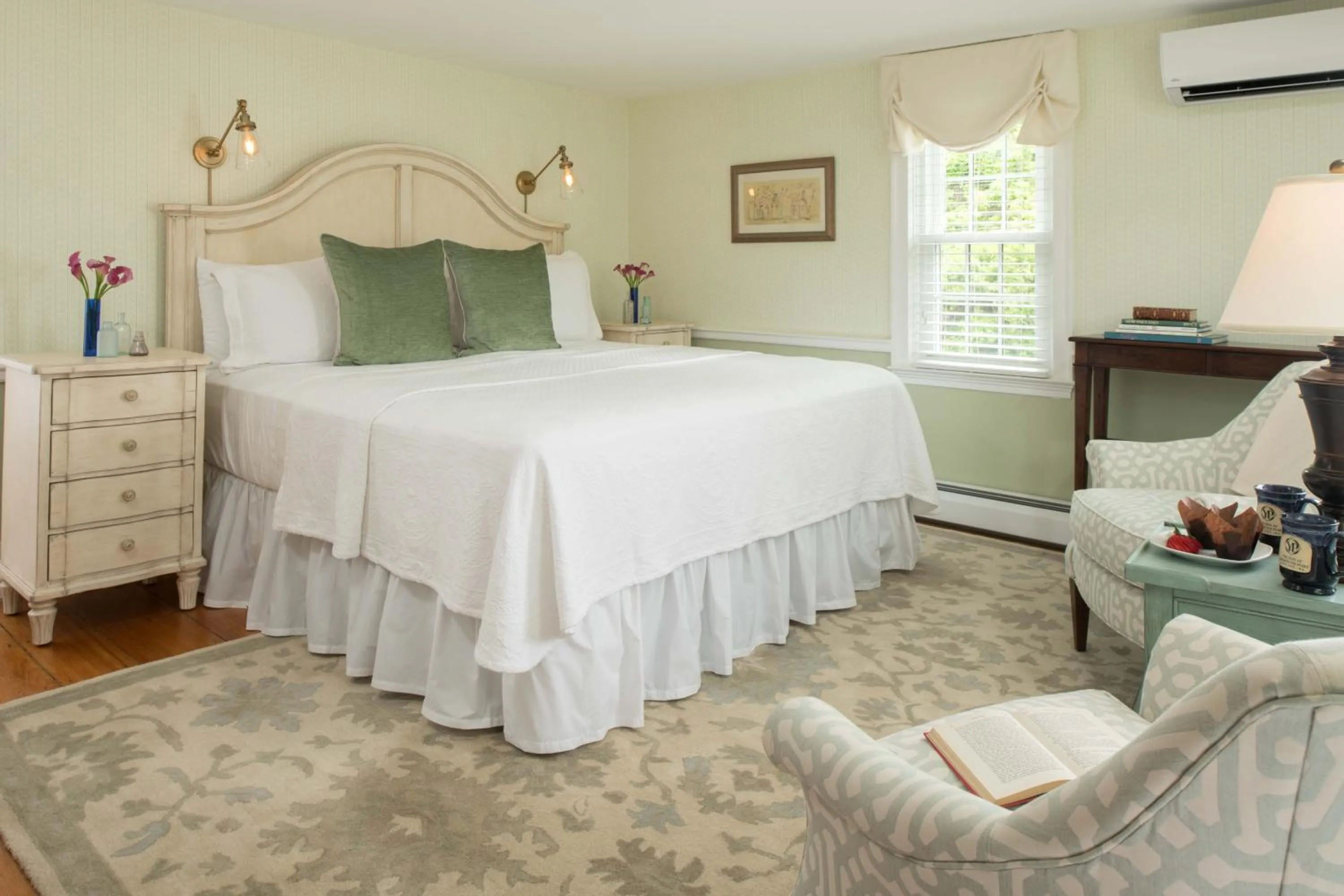 Bed in The Inn at Yarmouth Port