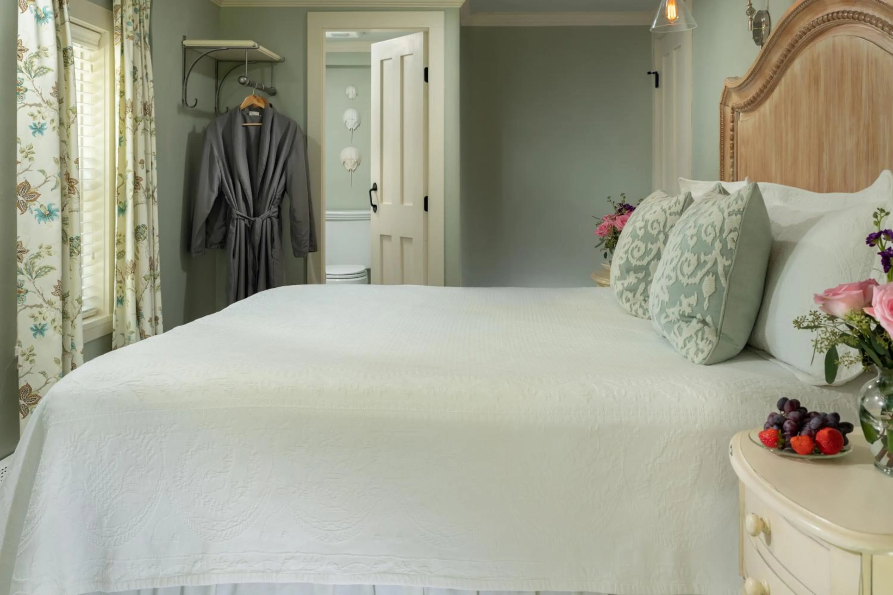 Bed in The Inn at Yarmouth Port