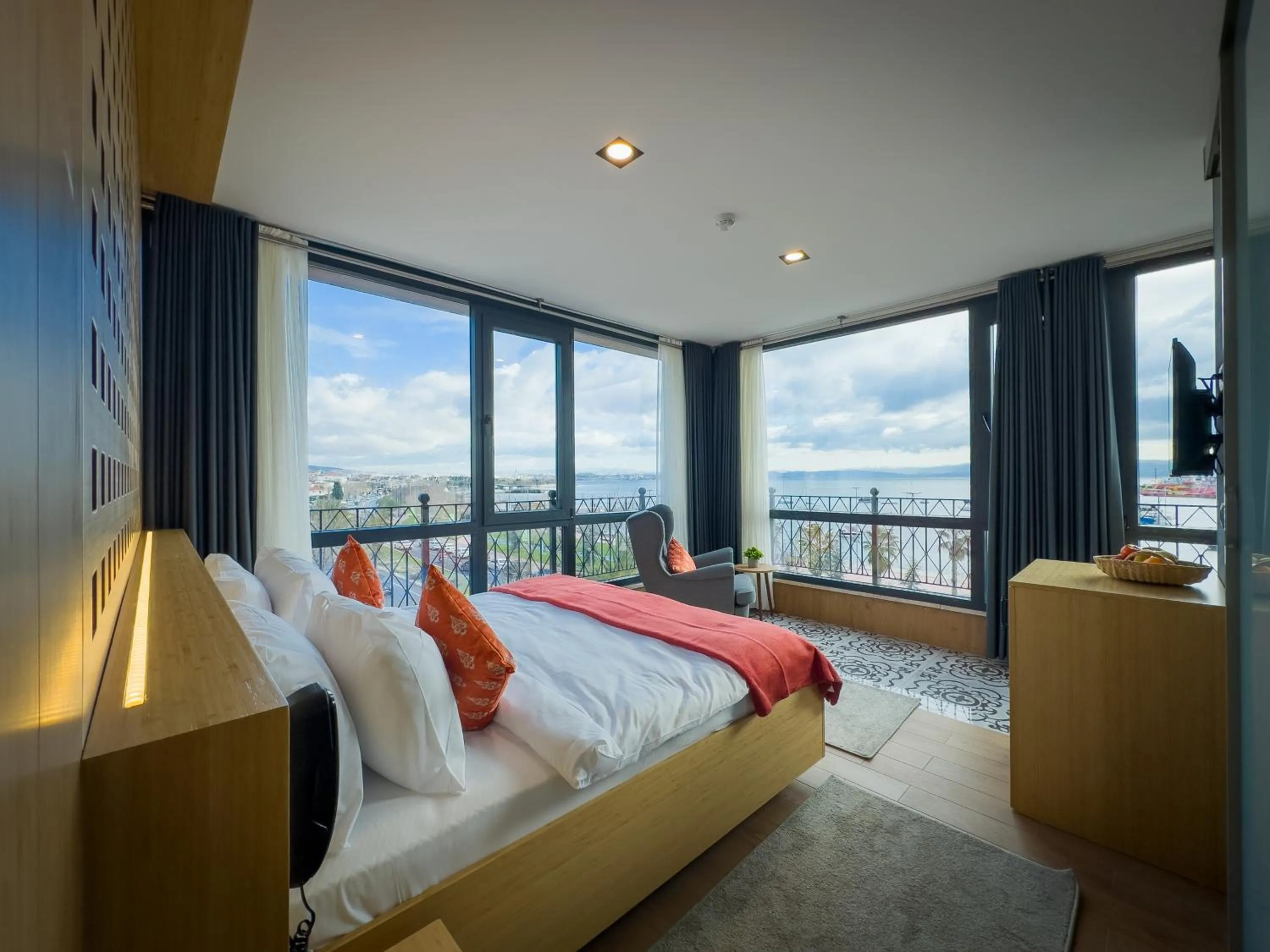 Photo of the whole room, Bed in Mihman Hotel