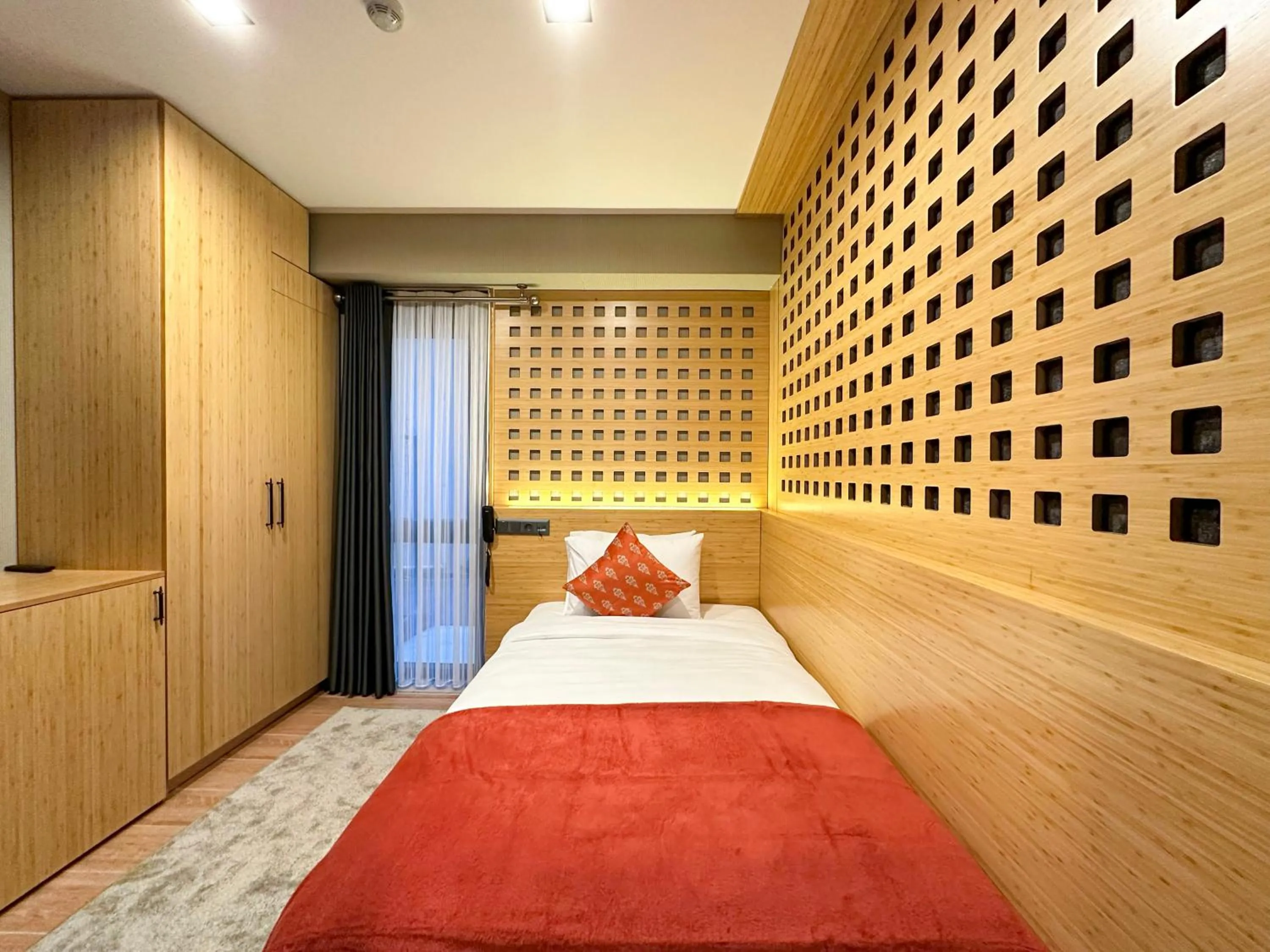 Photo of the whole room, Bed in Mihman Hotel