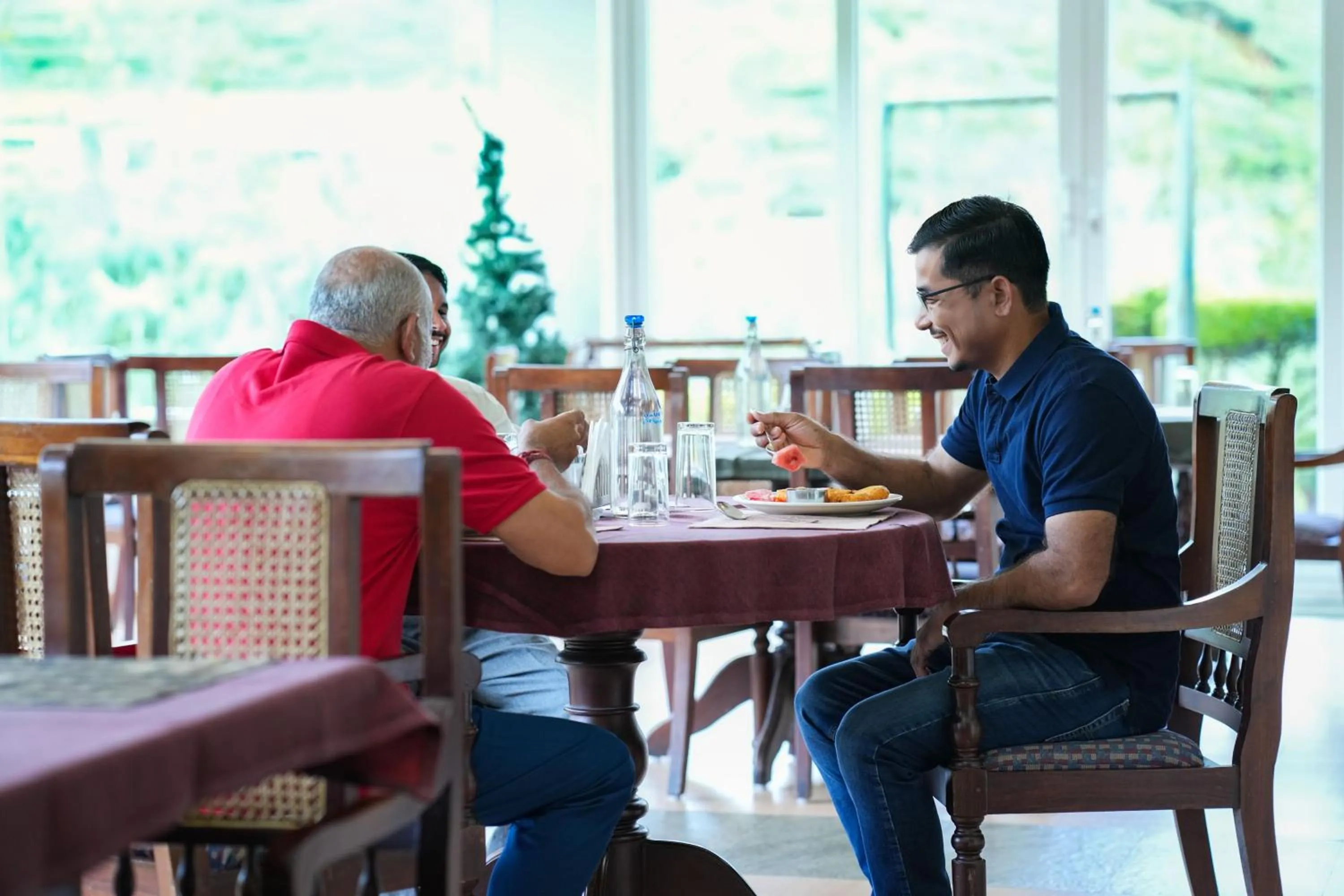 Restaurant/places to eat in Hotel C7 Munnar