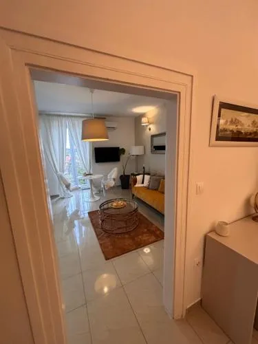 Captain Emo City Apartments