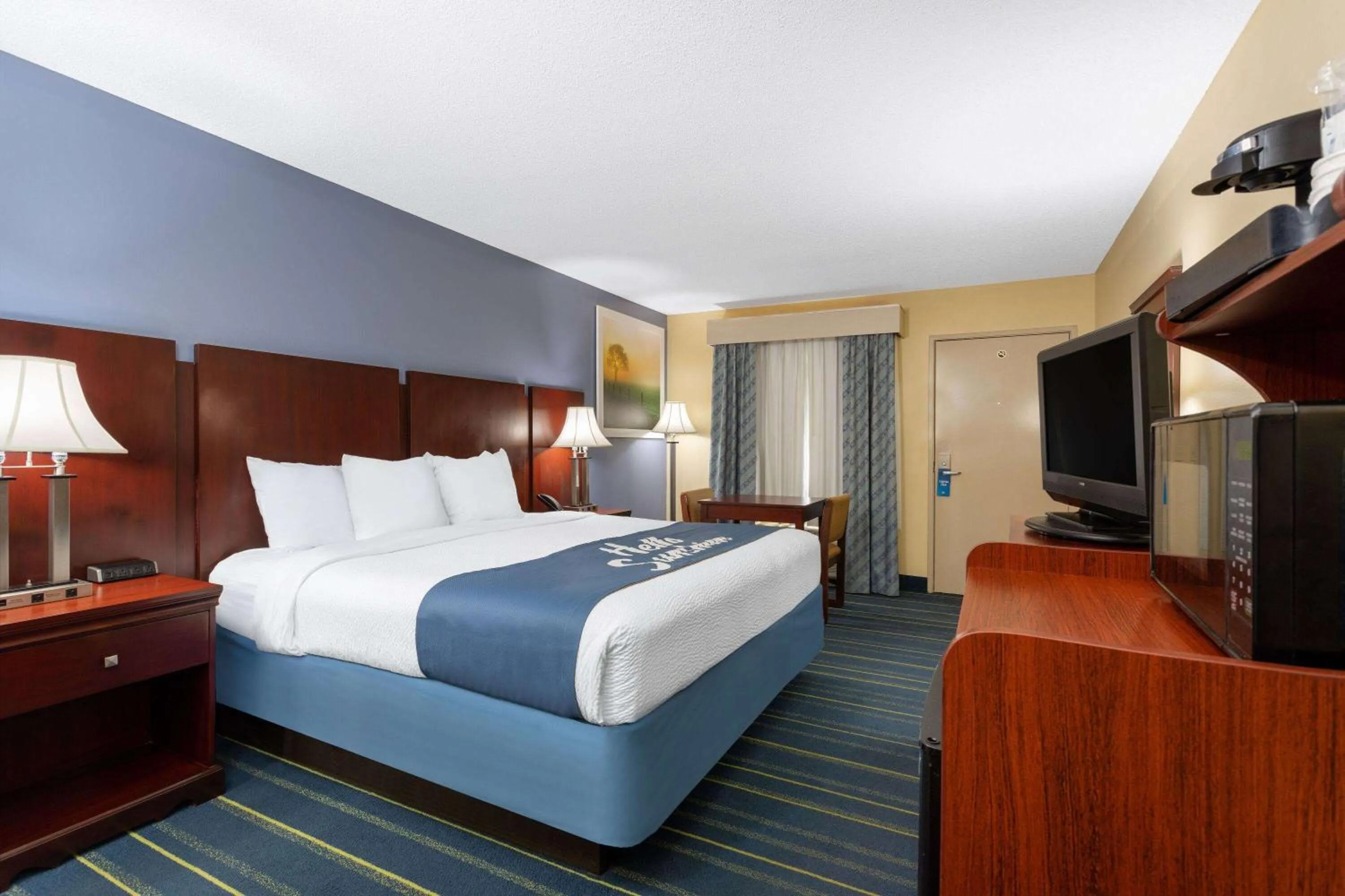 Photo of the whole room, Bed in Days Inn by Wyndham Chipley