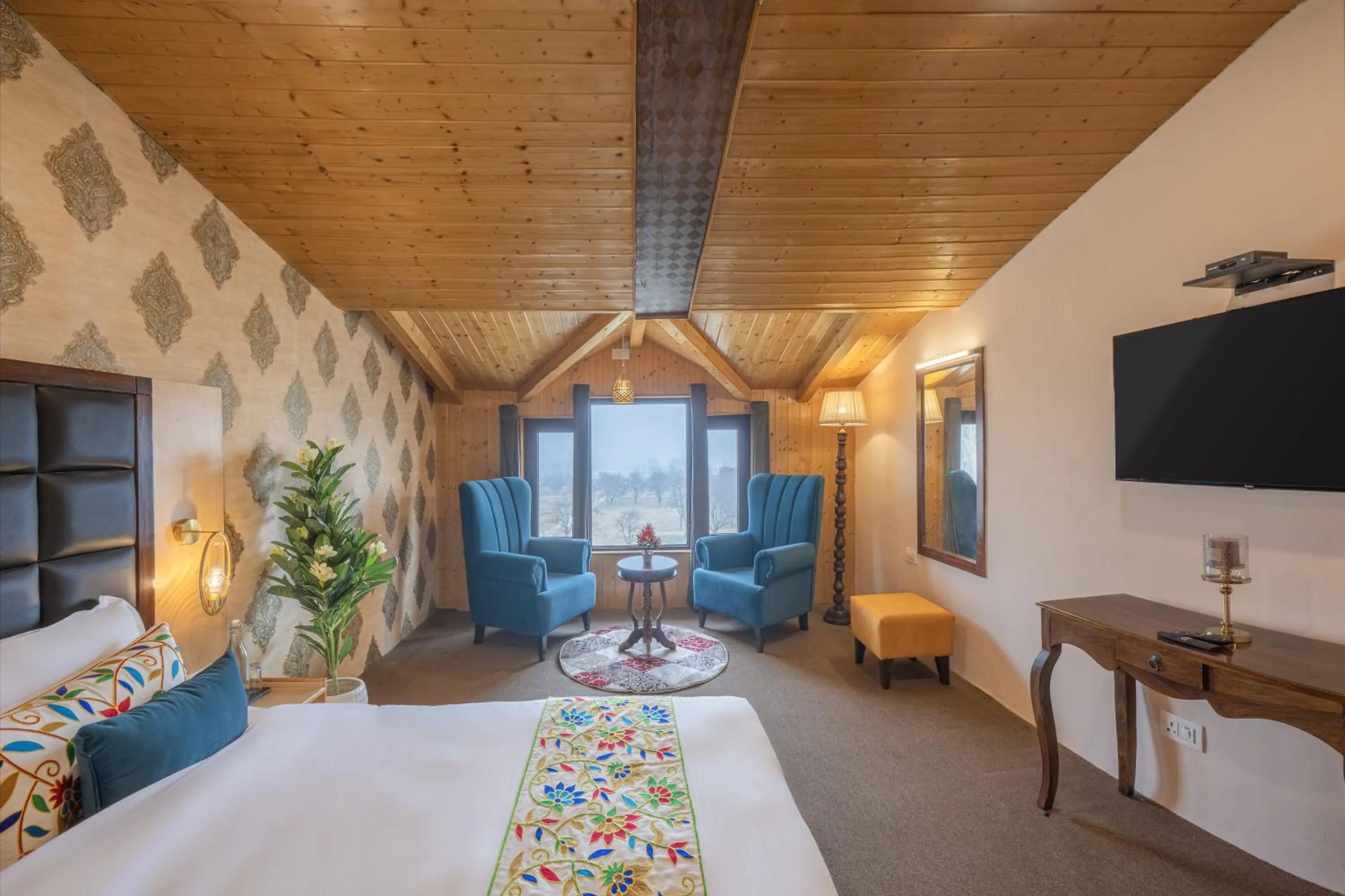 Bed in Echor Kashmir Holidays Resort Srinagar