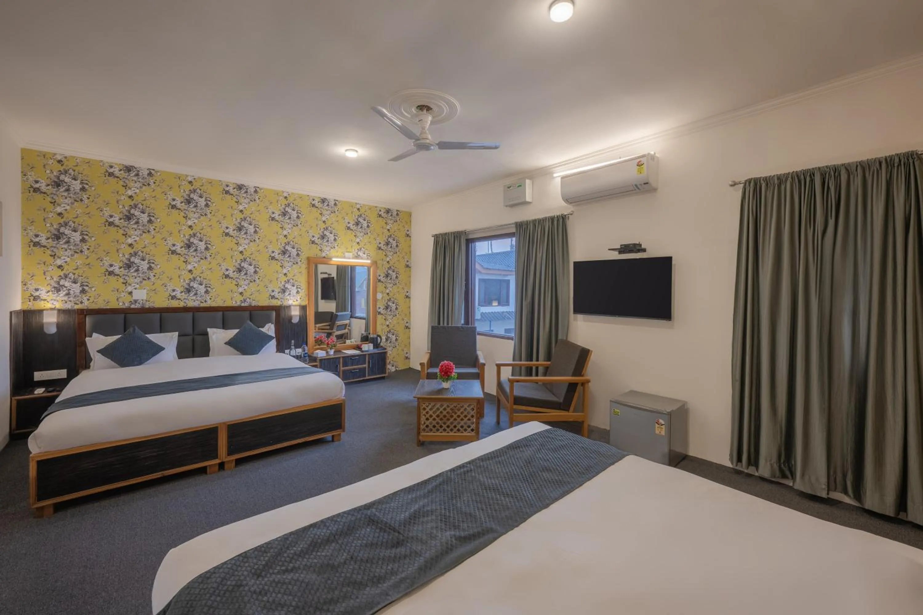 Bed in Echor Kashmir Holidays Resort Srinagar