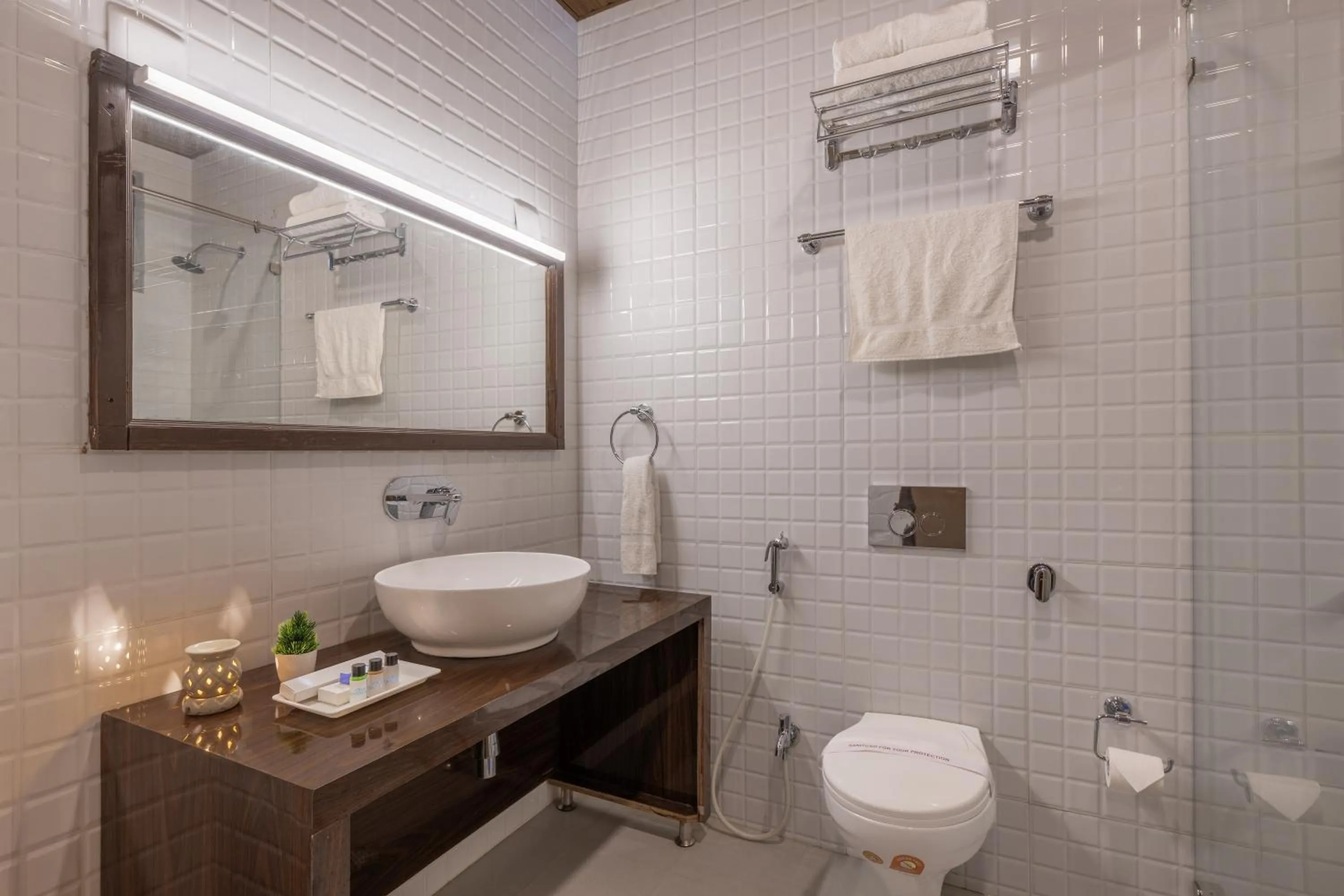 Shower in Echor Kashmir Holidays Resort Srinagar