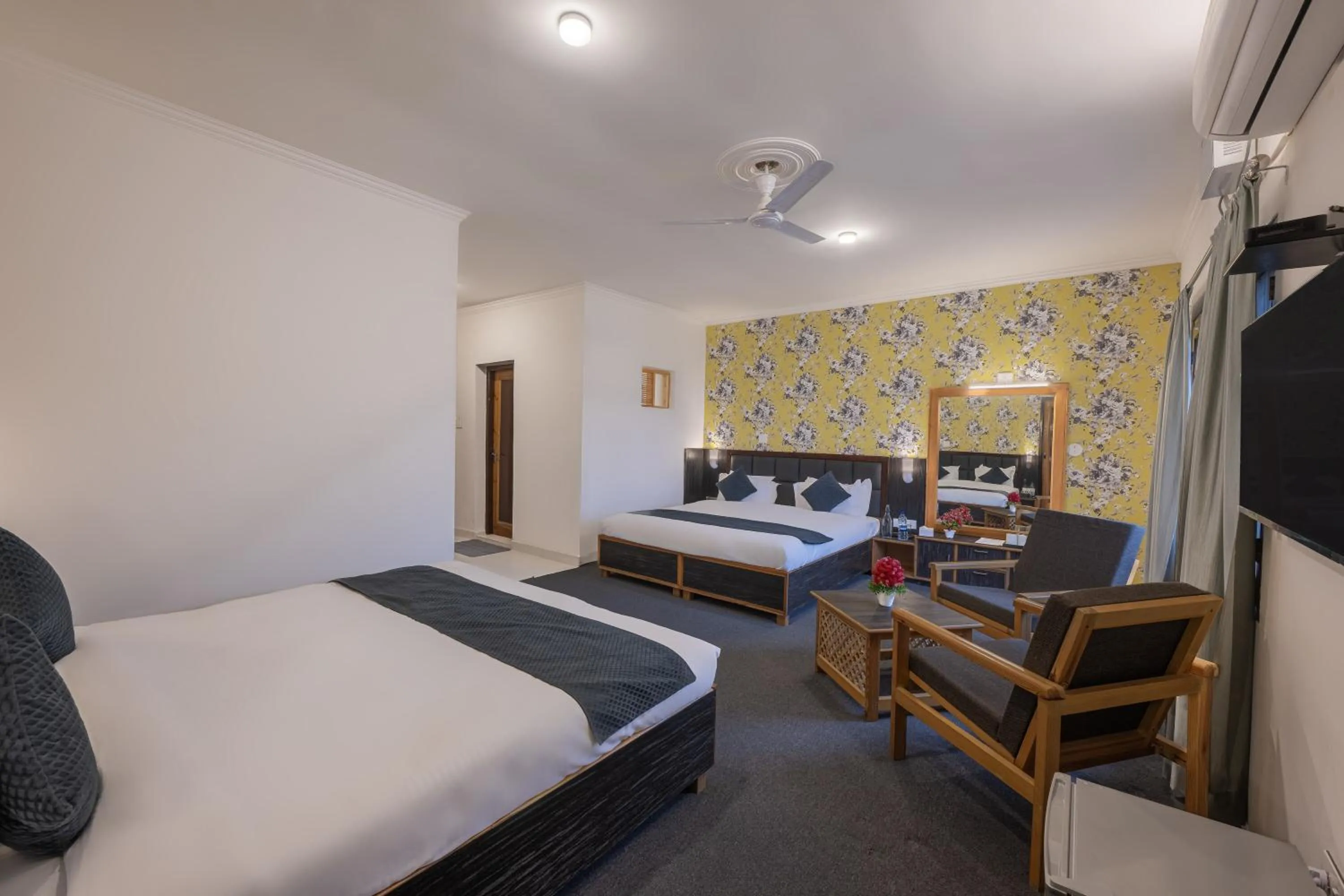 Bed in Echor Kashmir Holidays Resort Srinagar