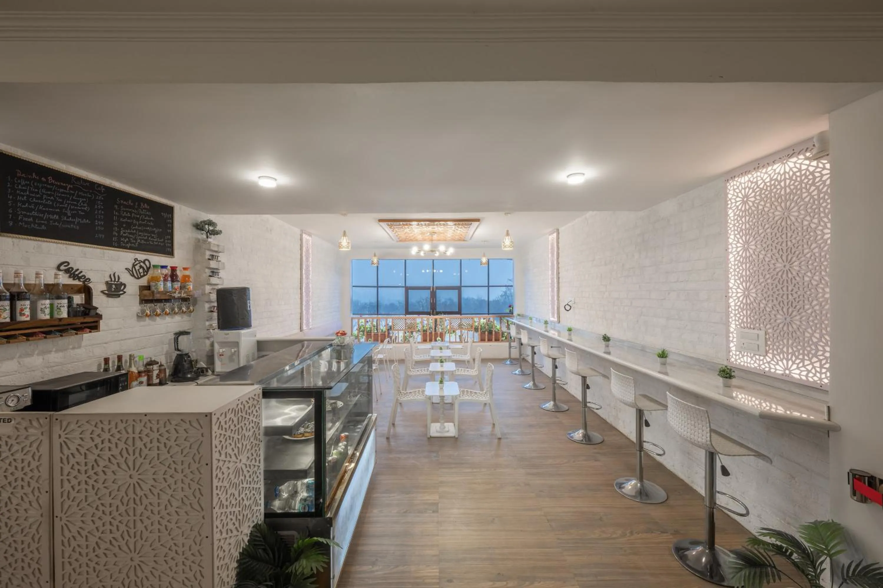 Coffee/tea facilities in Echor Kashmir Holidays Resort Srinagar