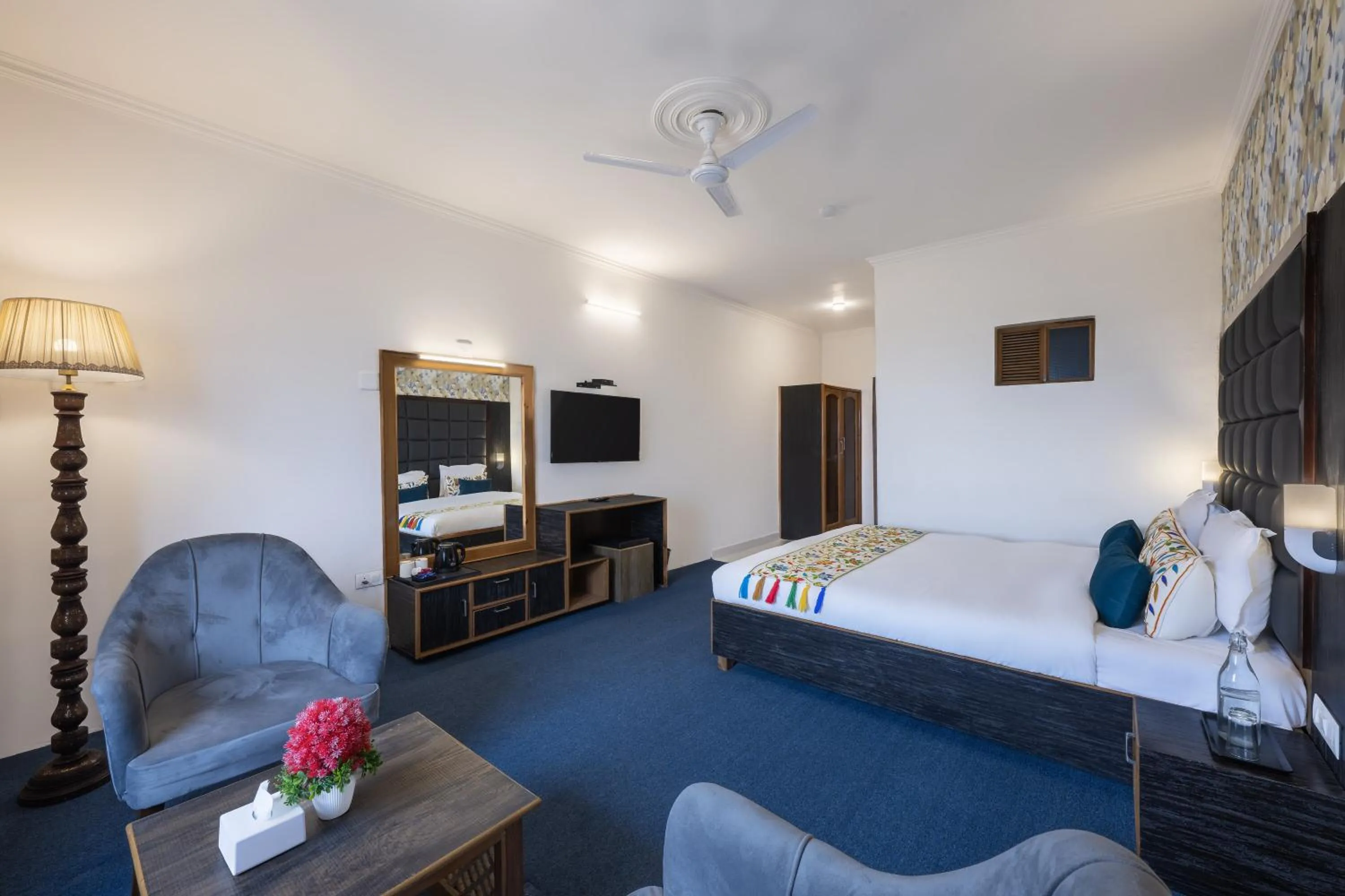 Bed in Echor Kashmir Holidays Resort Srinagar