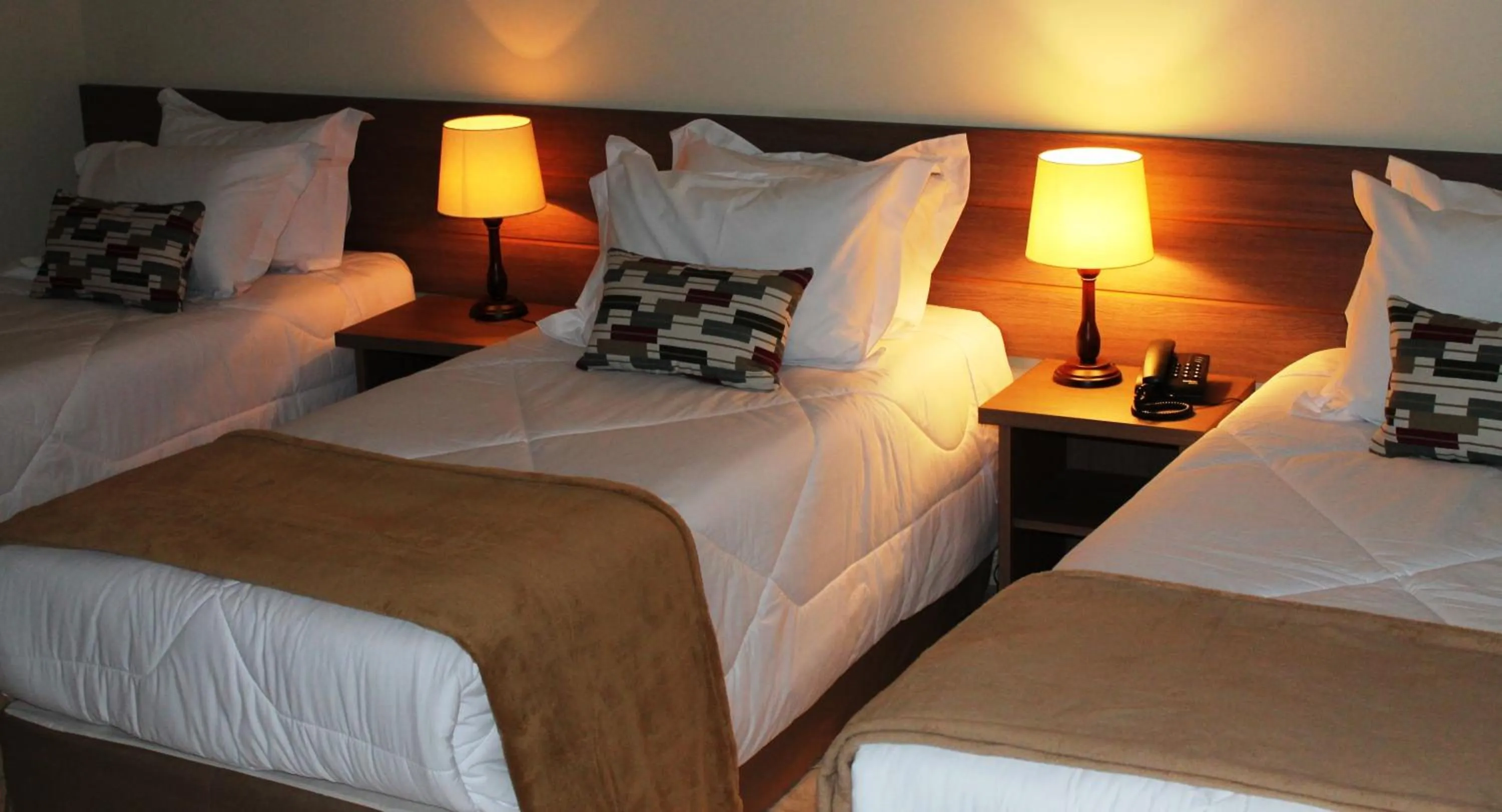 Shower, Bed in Hotel Fazenda Pirâmides