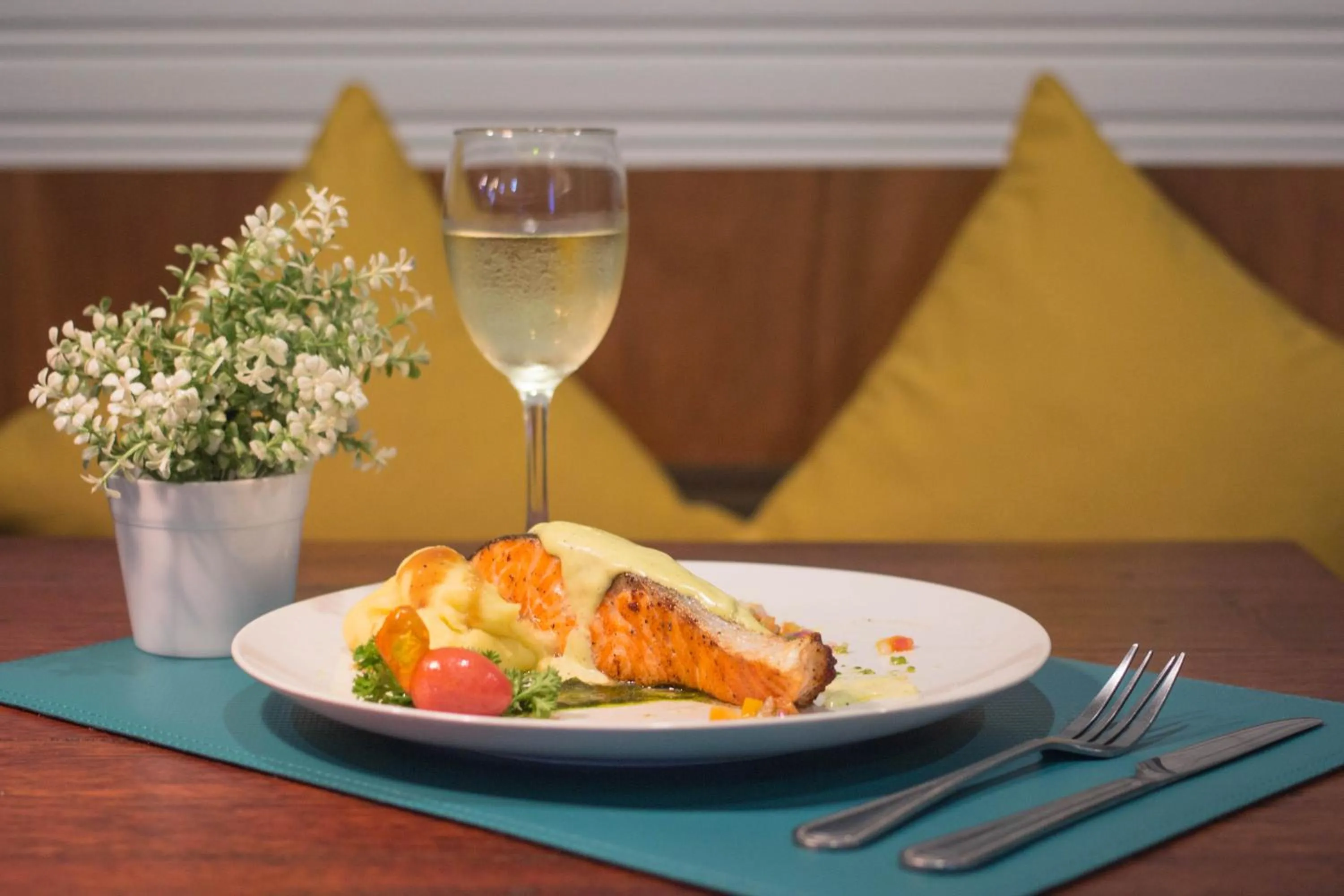 Meals in Kamala Beach Residence