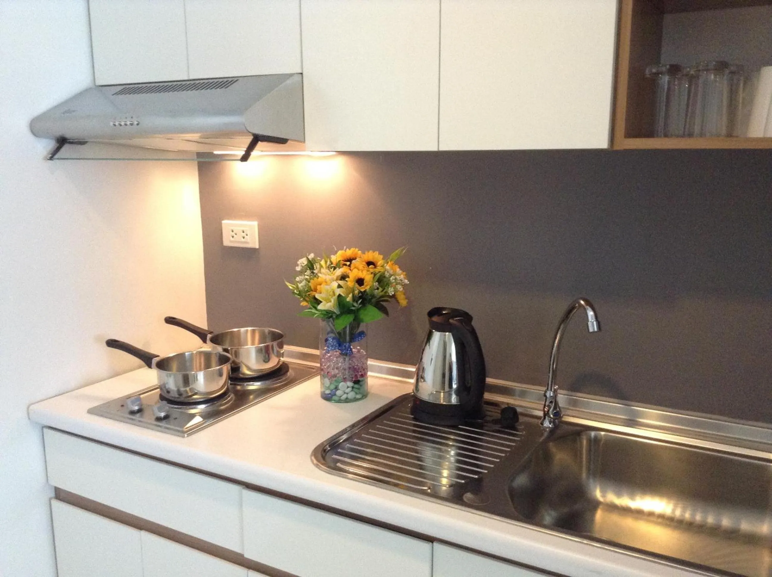 Kitchen or kitchenette in Racha Residence